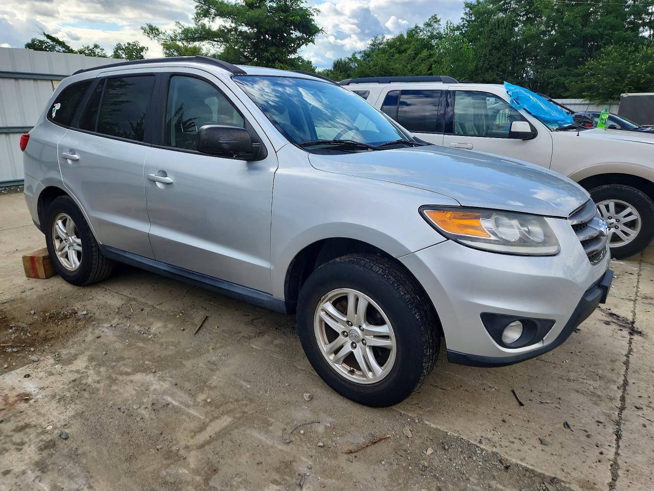 2012 Hyundai Santa Fe Gls Silver vin: 5XYZGDABXCG156748