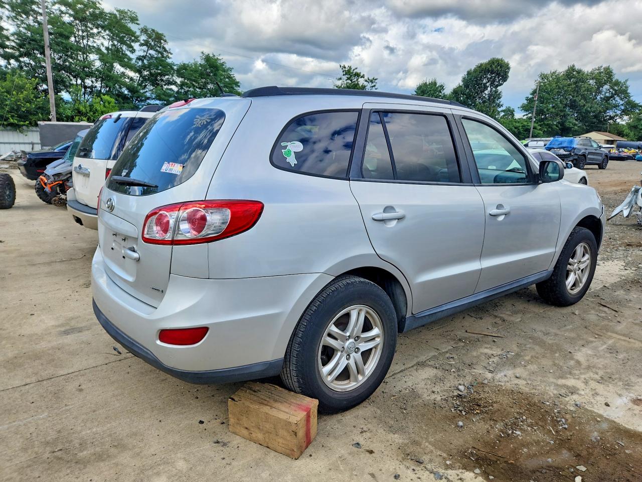 2012 Hyundai Santa Fe Gls Silver vin: 5XYZGDABXCG156748