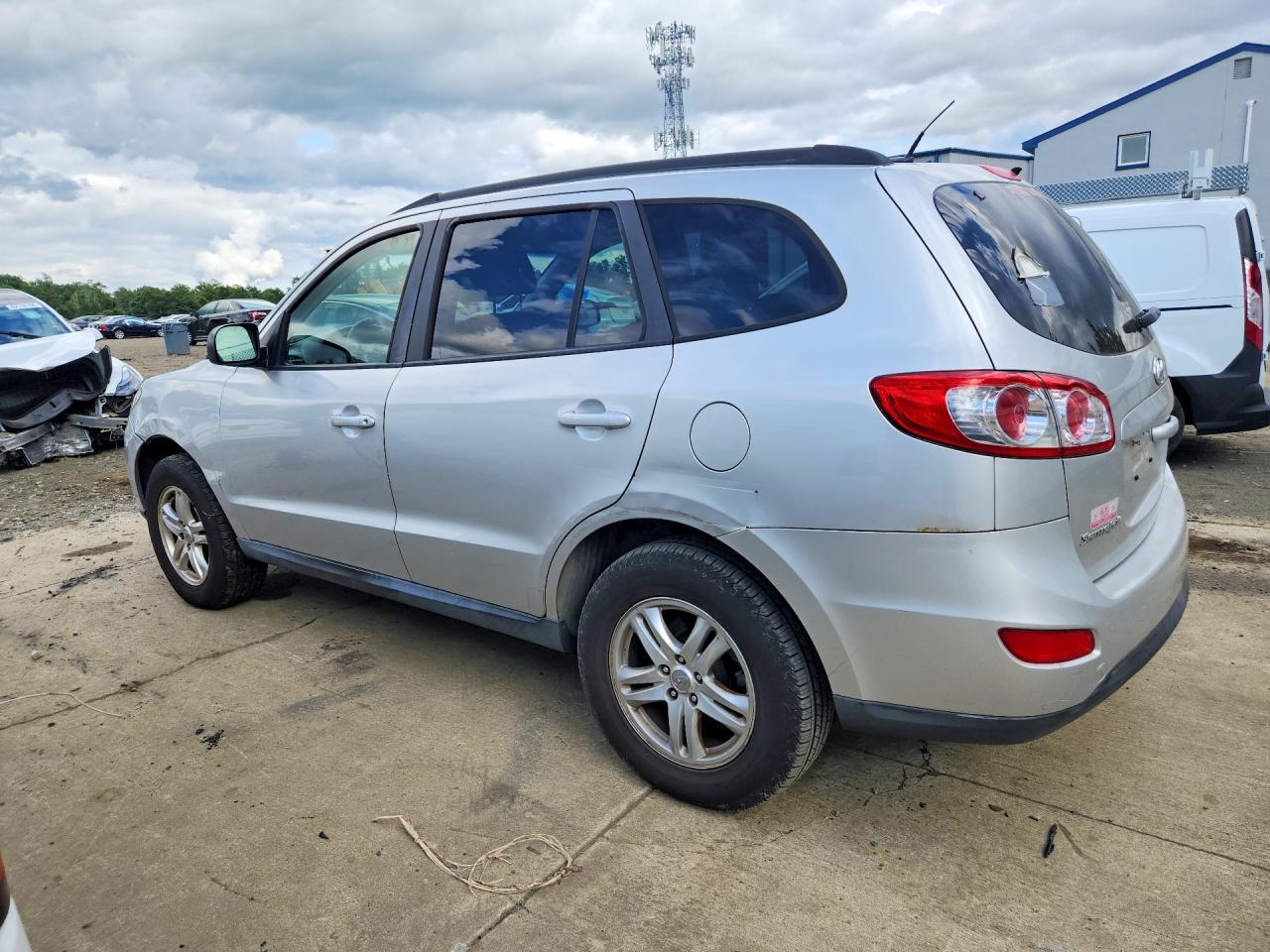 2012 Hyundai Santa Fe Gls Silver vin: 5XYZGDABXCG156748