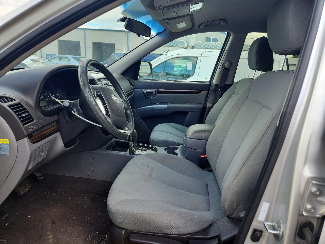 2012 Hyundai Santa Fe Gls Silver vin: 5XYZGDABXCG156748
