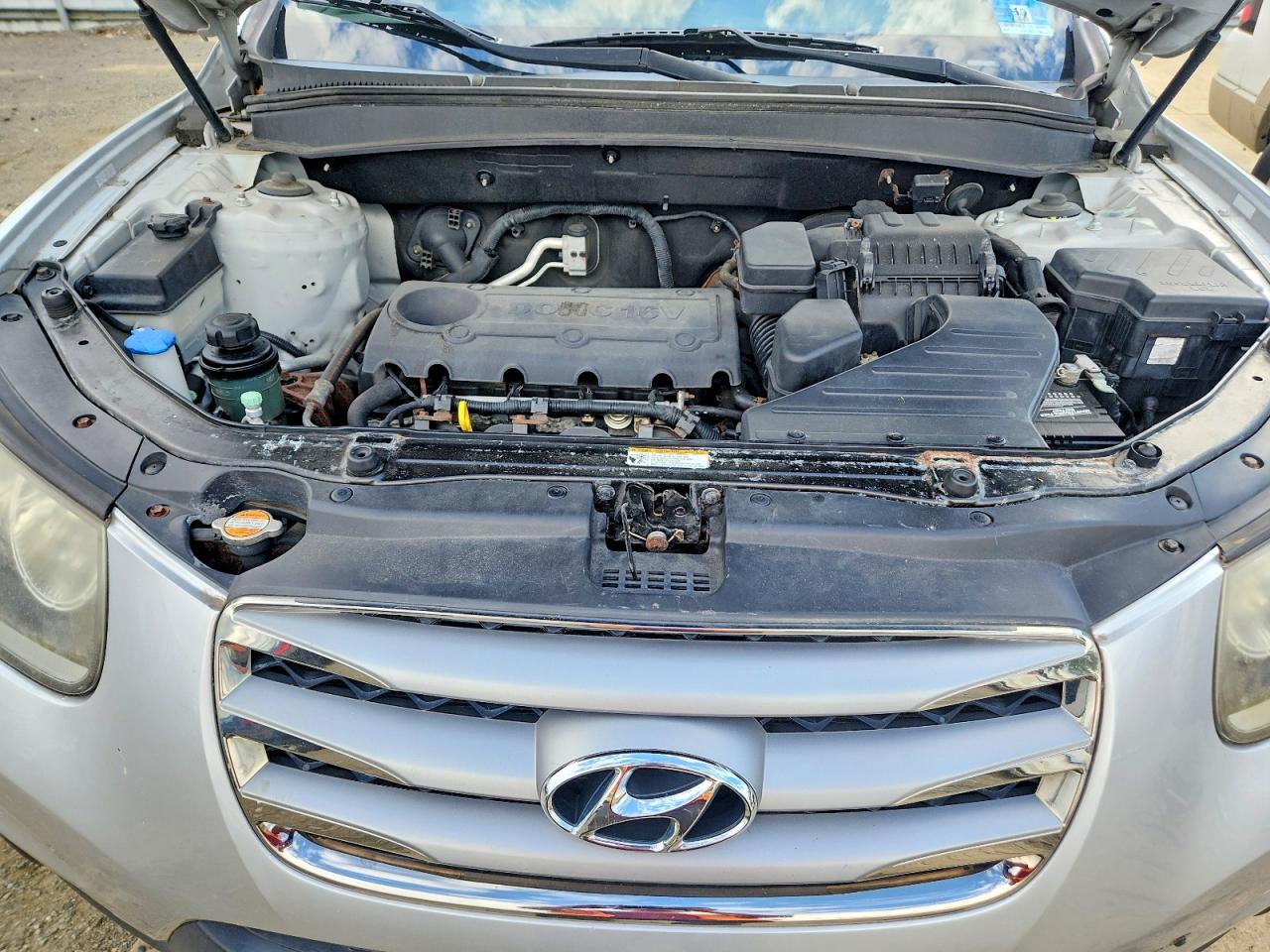 2012 Hyundai Santa Fe Gls Silver vin: 5XYZGDABXCG156748