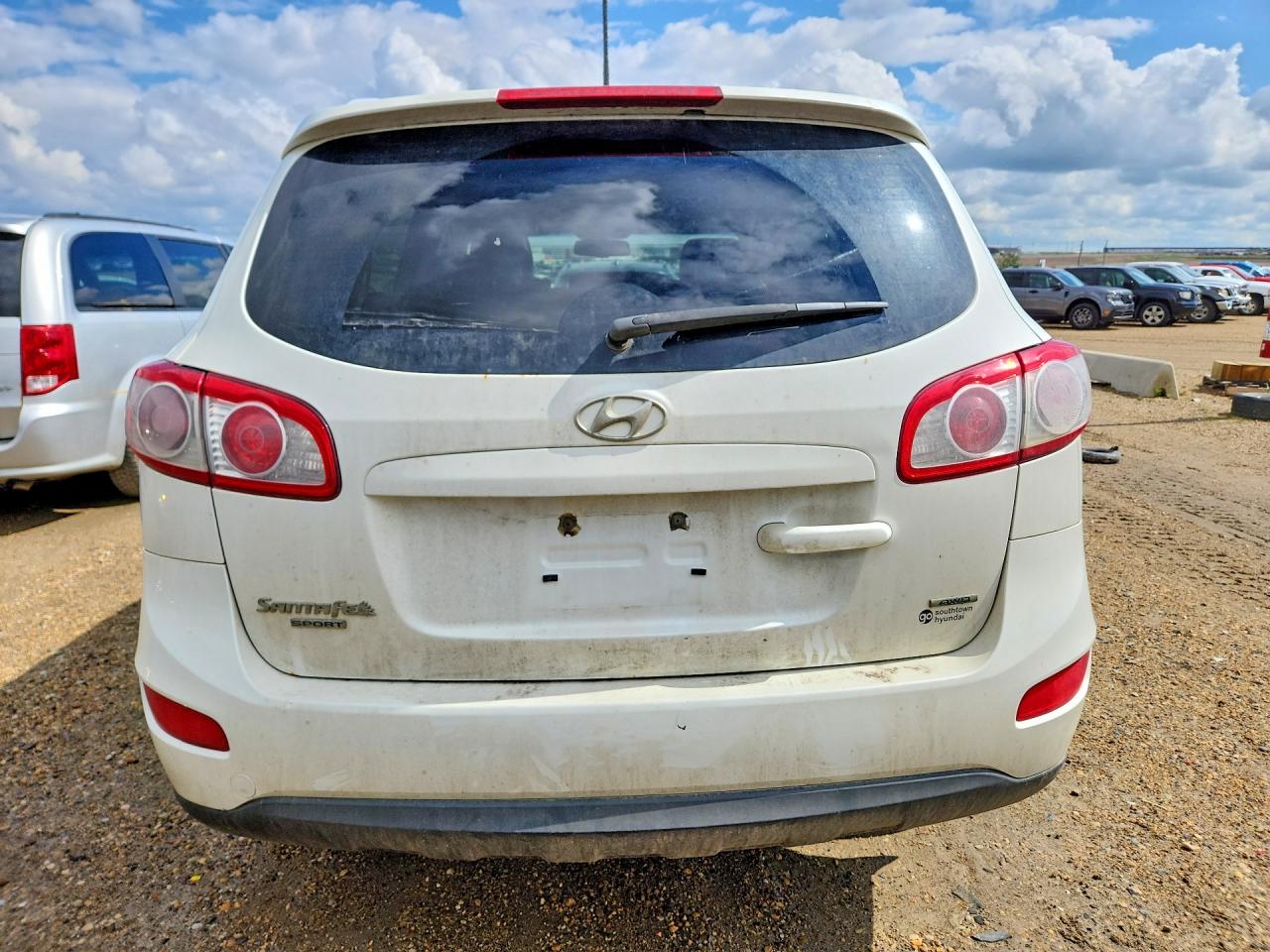 2012 Hyundai Santa Fe Gls White vin: 5XYZGDAG4CG119352