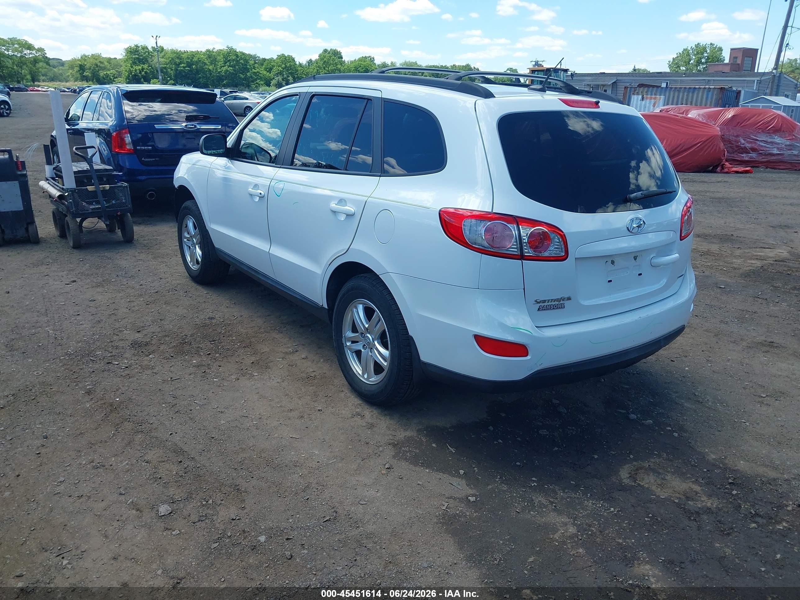 2012 Hyundai Santa Fe Gls V6 White vin: 5XYZGDAG4CG130707