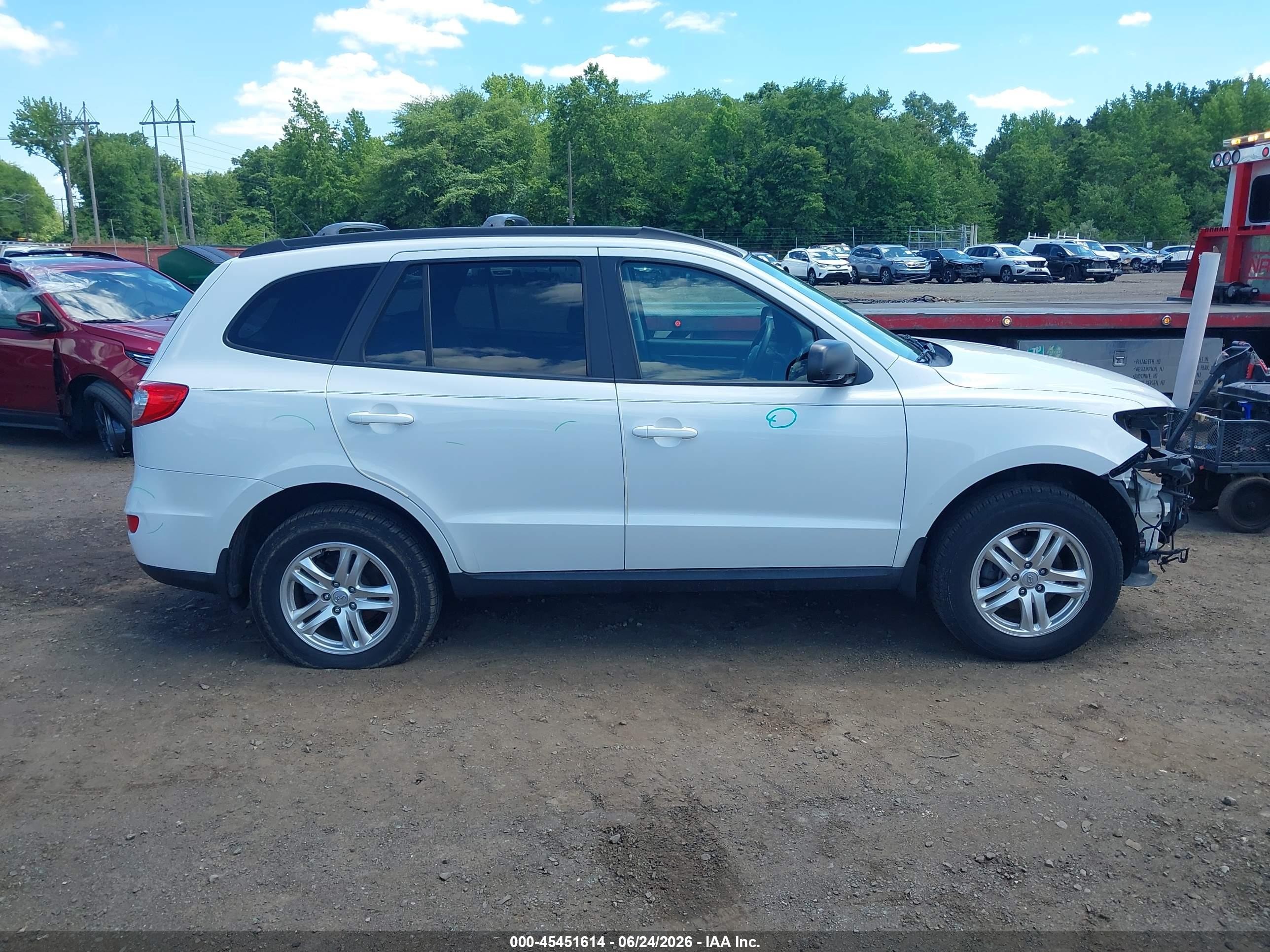 2012 Hyundai Santa Fe Gls V6 White vin: 5XYZGDAG4CG130707