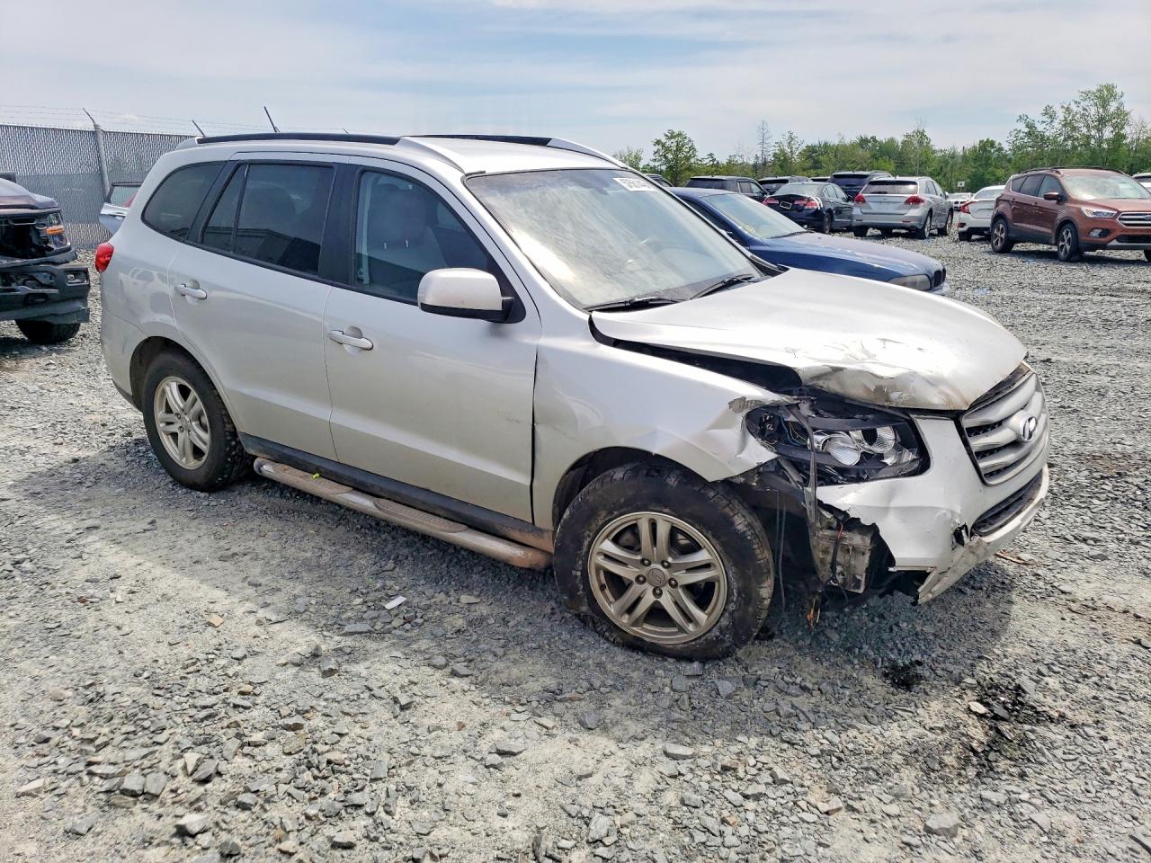 2012 Hyundai Santa Fe Gls Silver vin: 5XYZGDAG9CG115510