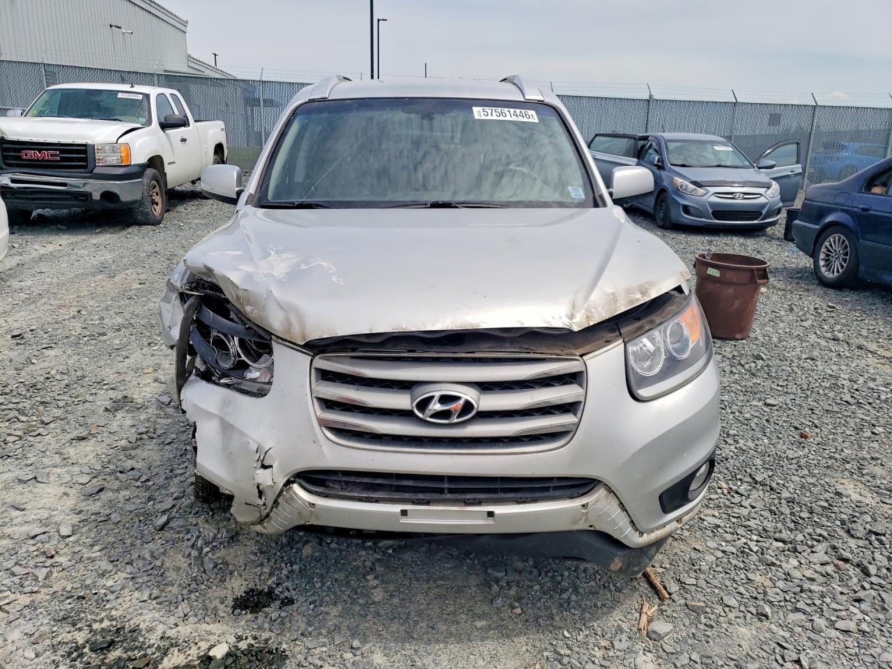 2012 Hyundai Santa Fe Gls Silver vin: 5XYZGDAG9CG115510