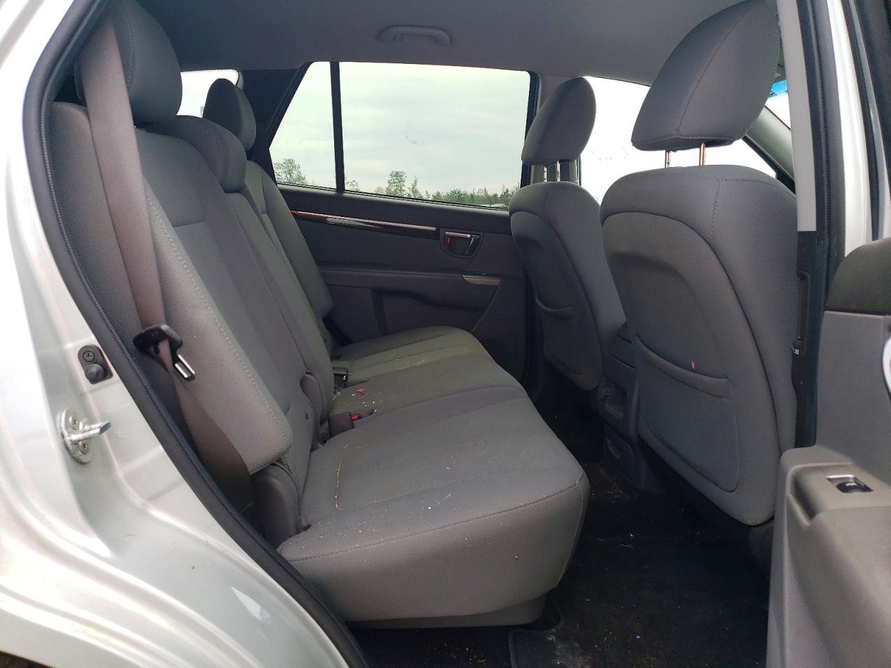 2012 Hyundai Santa Fe Gls Silver vin: 5XYZGDAG9CG115510