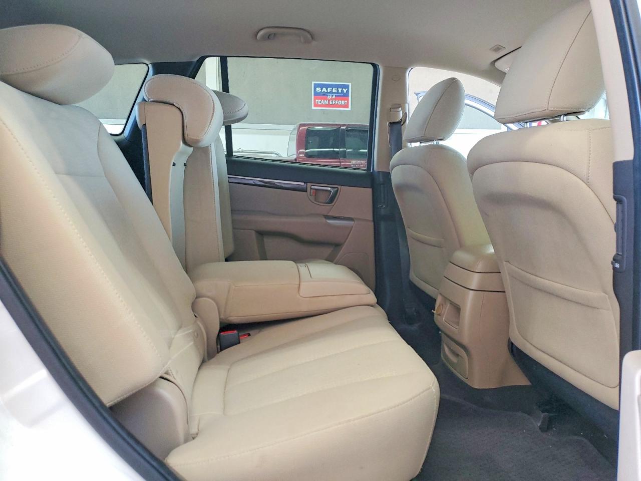 2012 Hyundai Santa Fe Gls White vin: 5XYZGDAG9CG123865