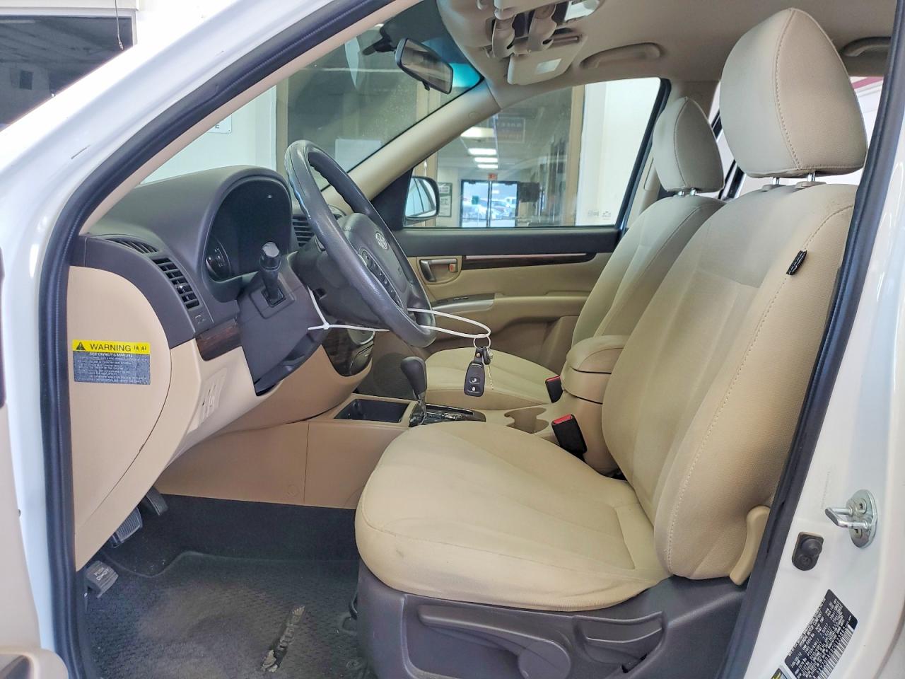 2012 Hyundai Santa Fe Gls White vin: 5XYZGDAG9CG123865