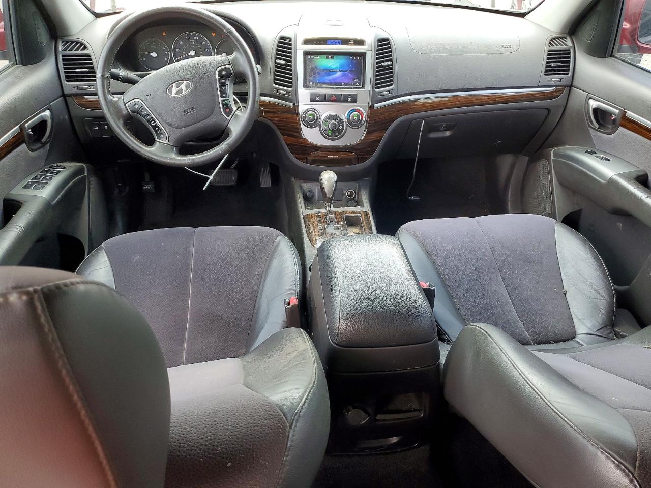 2012 Hyundai Santa Fe Se Maroon vin: 5XYZH4AG5CG108146