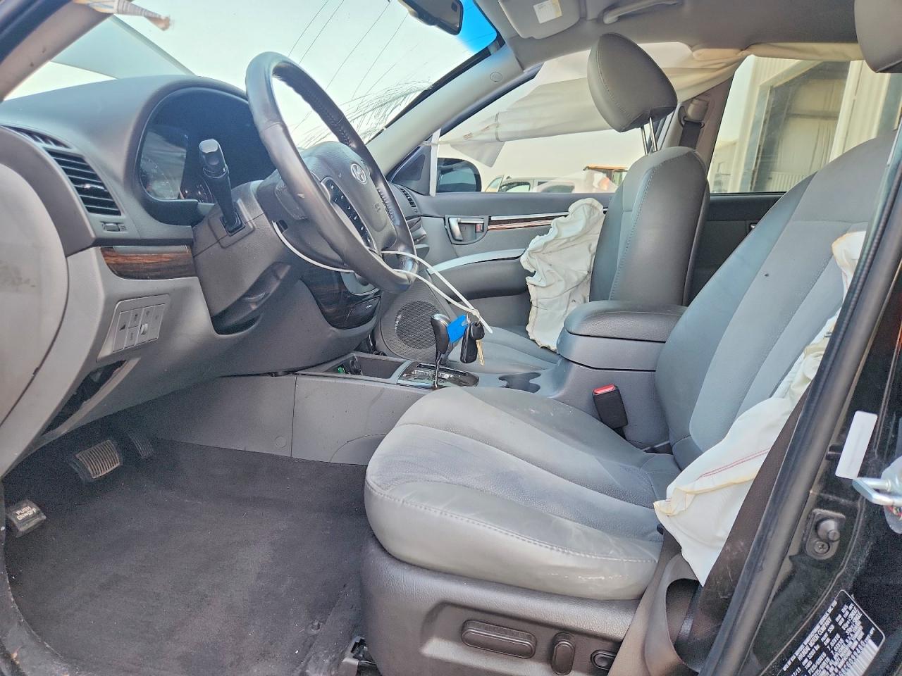 2012 Hyundai Santa Fe Se Black vin: 5XYZHDAG8CG099460