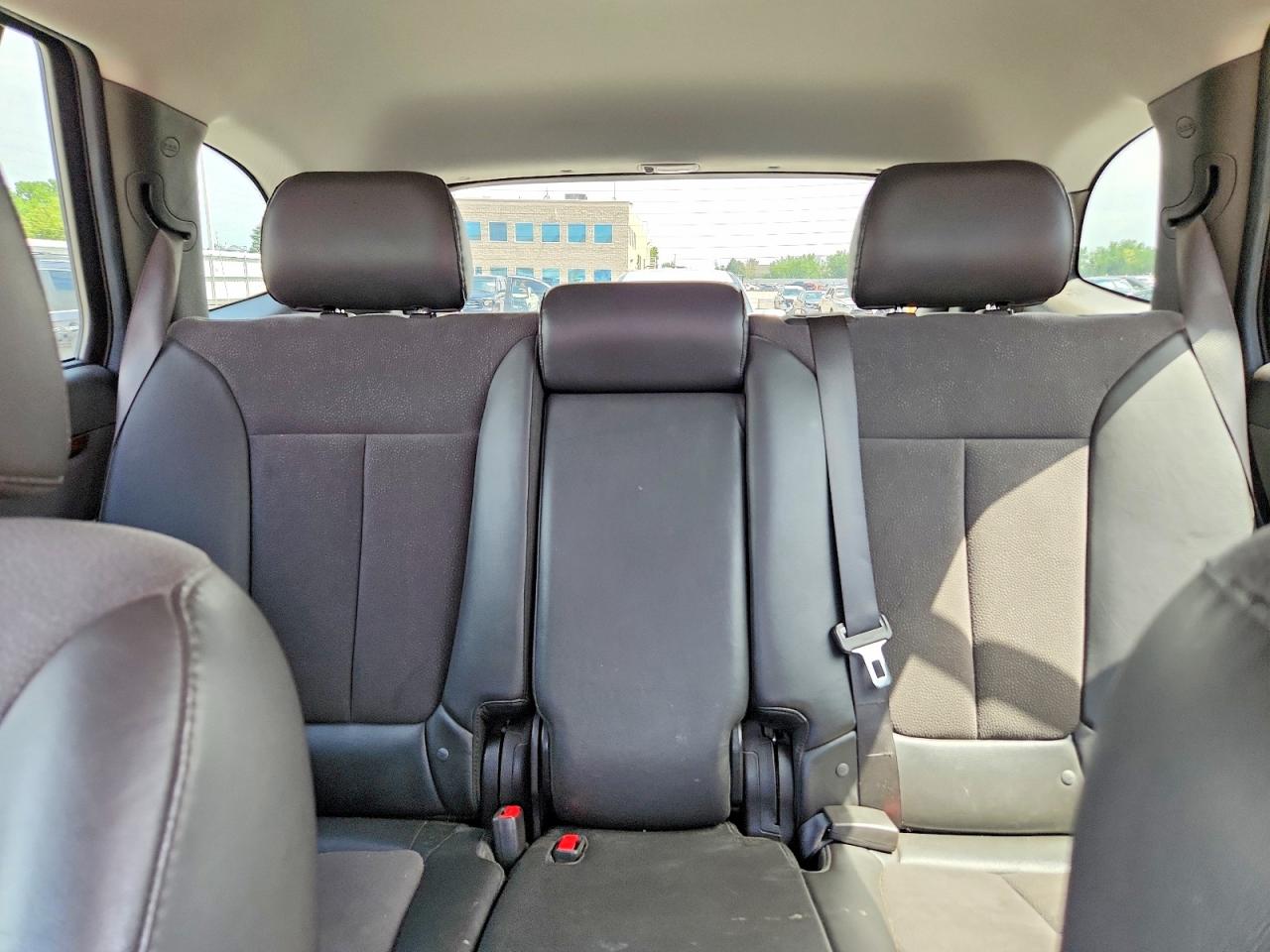 2012 Hyundai Santa Fe Se Red vin: 5XYZHDAG9CG118890
