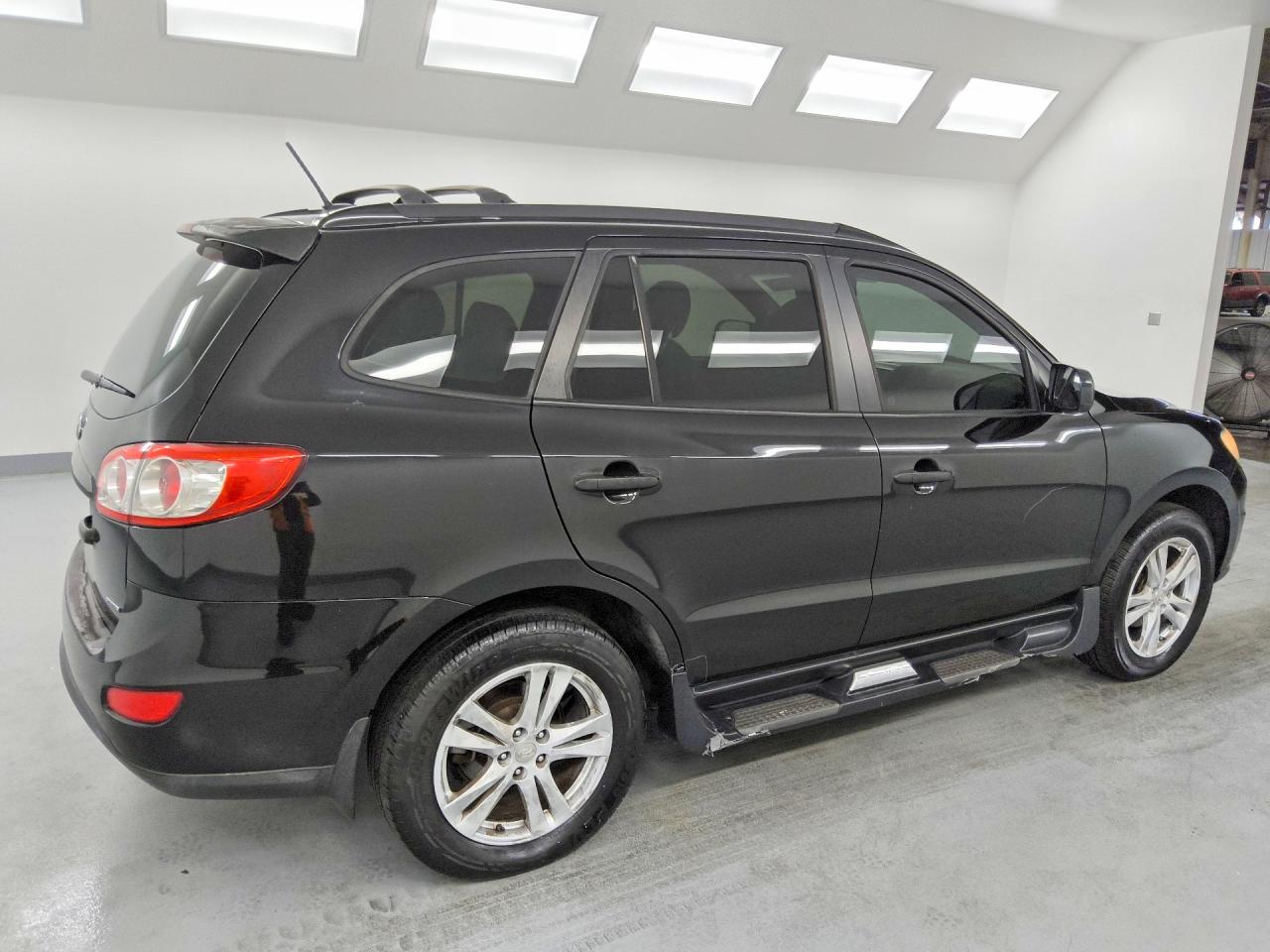 2012 Hyundai Santa Fe Se Black vin: 5XYZHDAGXCG098374