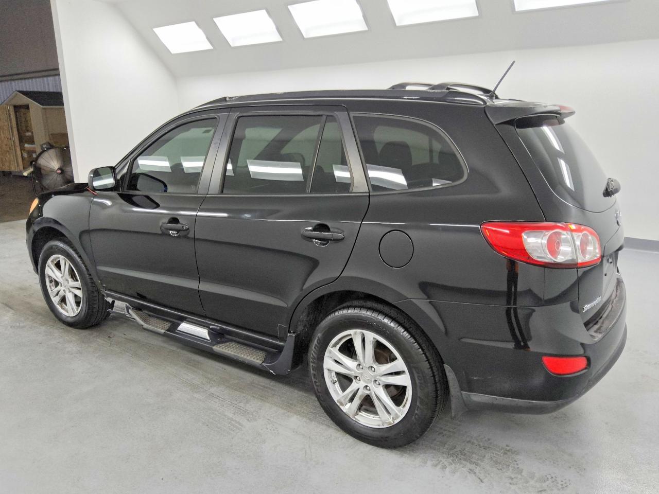 2012 Hyundai Santa Fe Se Black vin: 5XYZHDAGXCG098374