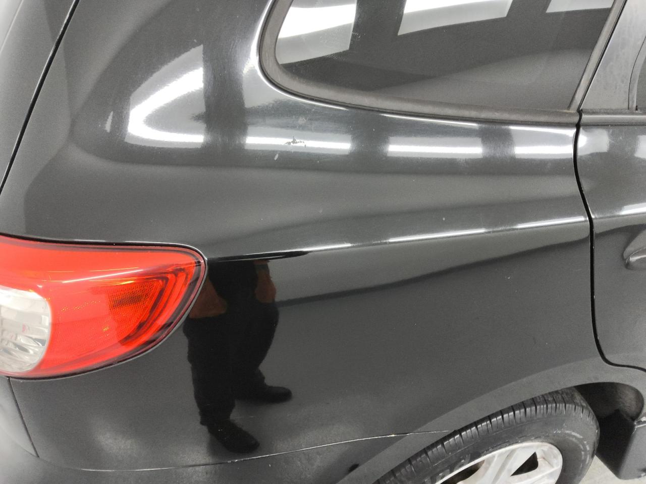 2012 Hyundai Santa Fe Se Black vin: 5XYZHDAGXCG098374 Damage: Right Qtr Panel, Heavy Scratch, 1/2 To 1 Inch