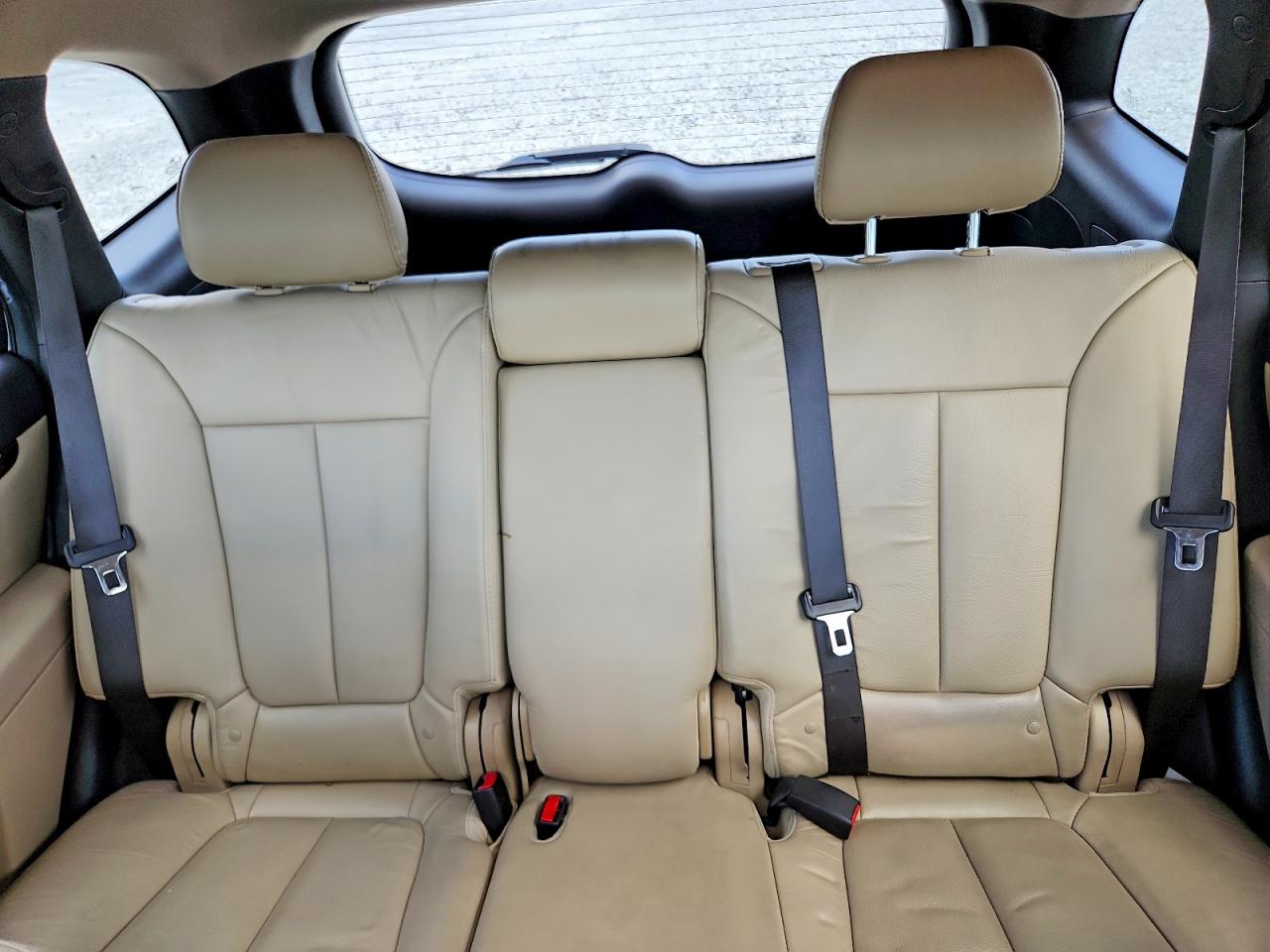 2011 Hyundai Santa Fe Limited White vin: 5XYZK3AB2BG043903