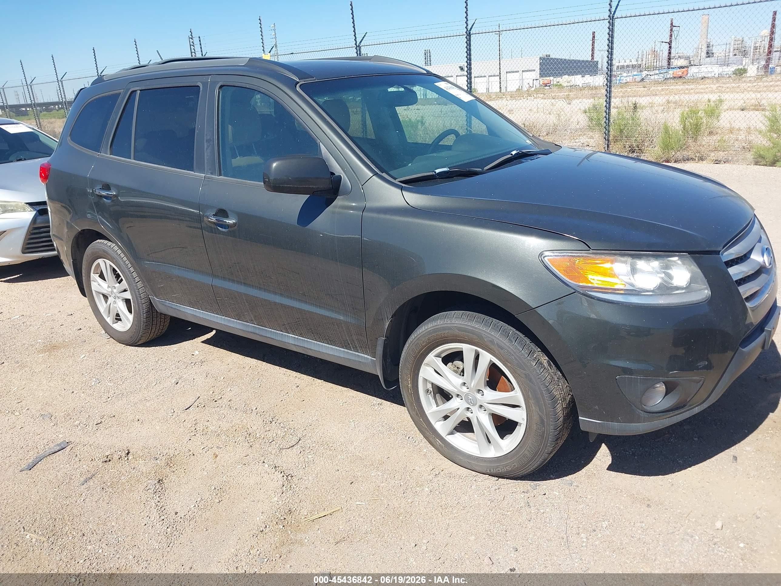 2012 Hyundai Santa Fe Limited Pewter vin: 5XYZK3AB2CG150807