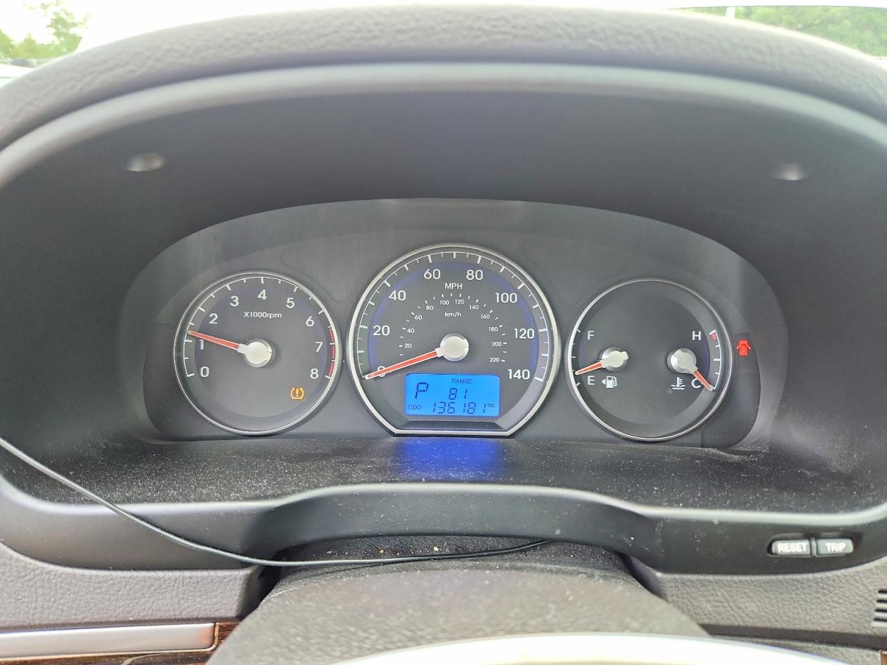2012 Hyundai Santa Fe Limited Silver vin: 5XYZK3AB5CG140028