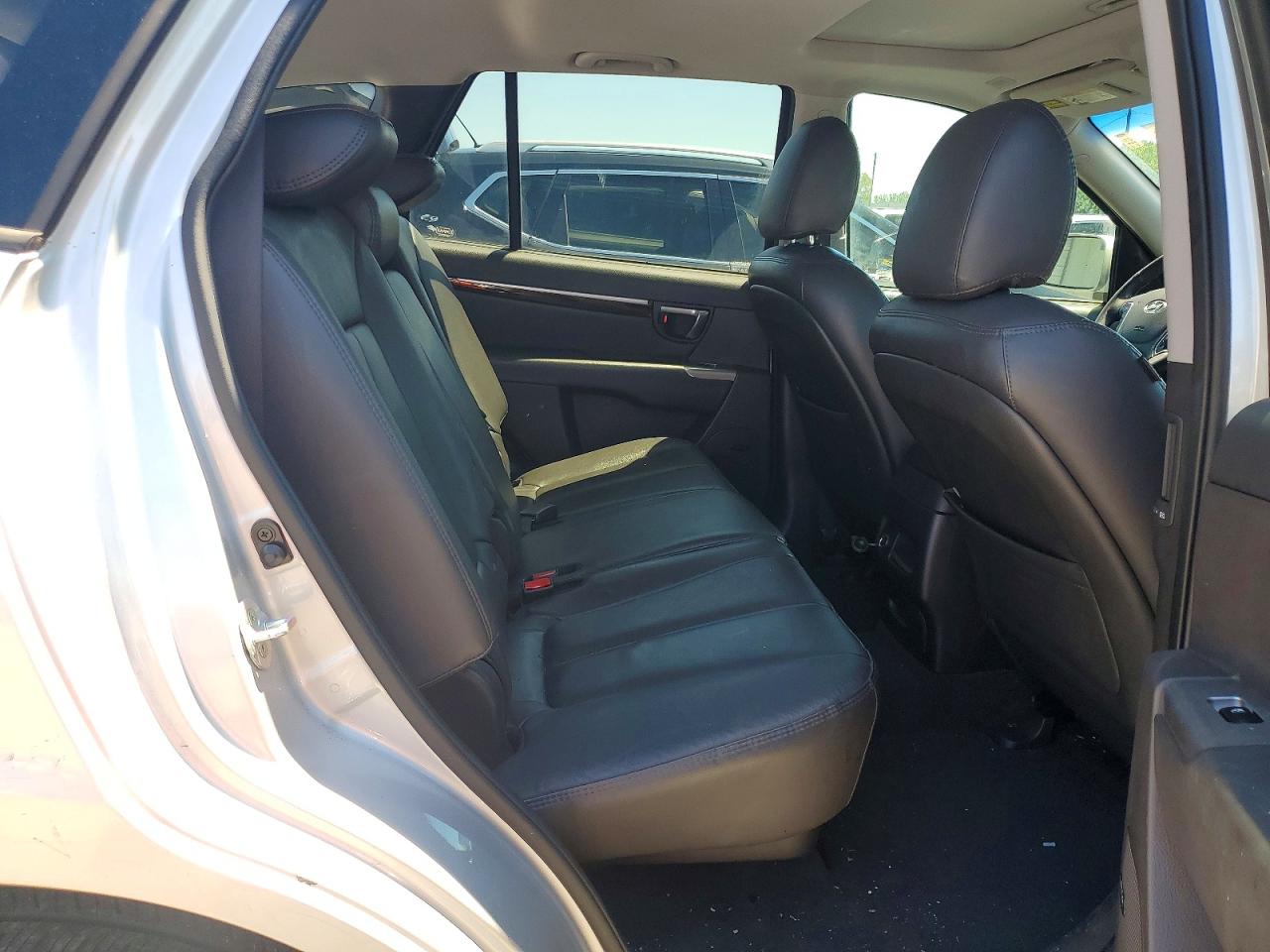 2012 Hyundai Santa Fe Limited Silver vin: 5XYZK4AG0CG097185