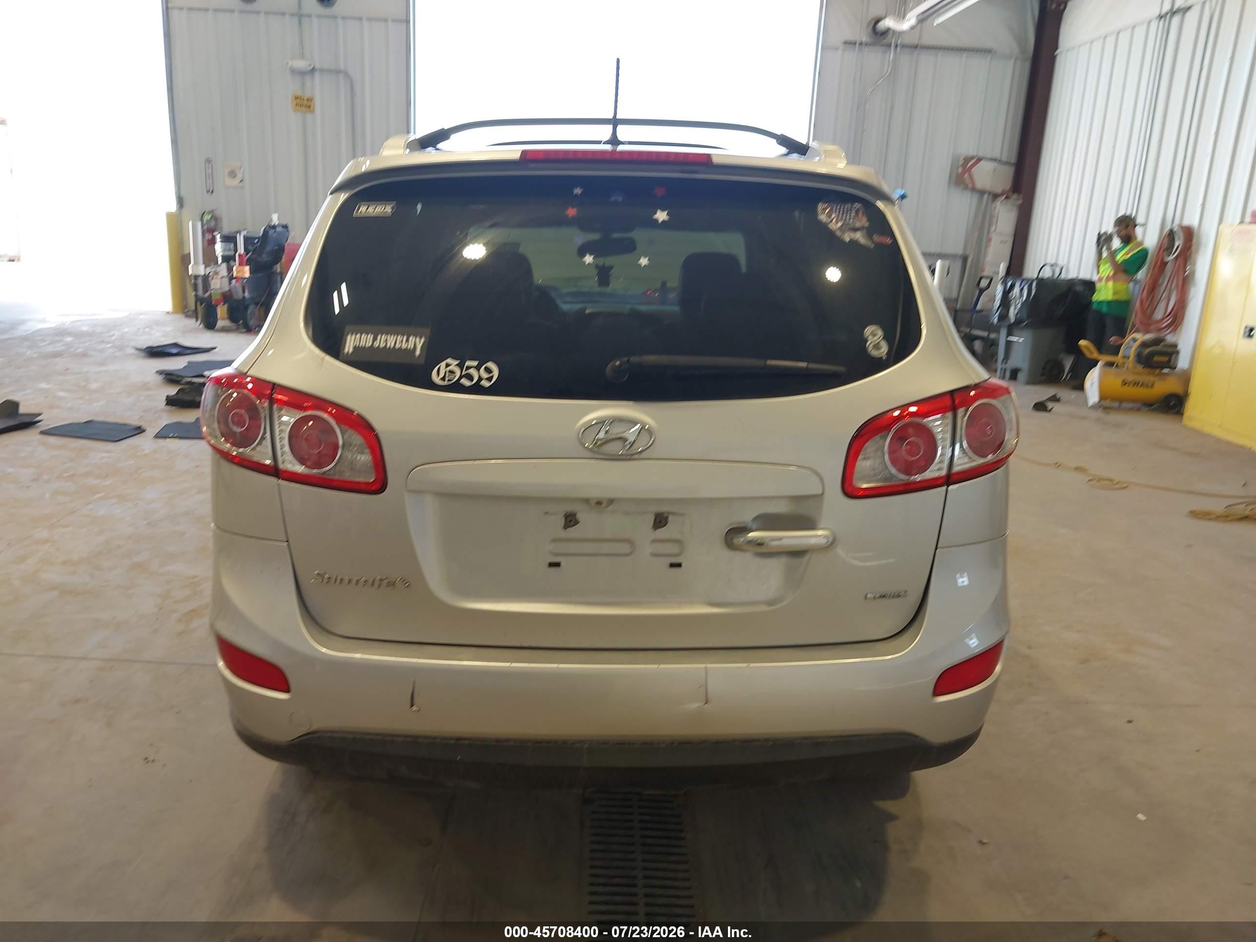 2012 Hyundai Santa Fe Limited V6 Silver vin: 5XYZK4AG3CG096970