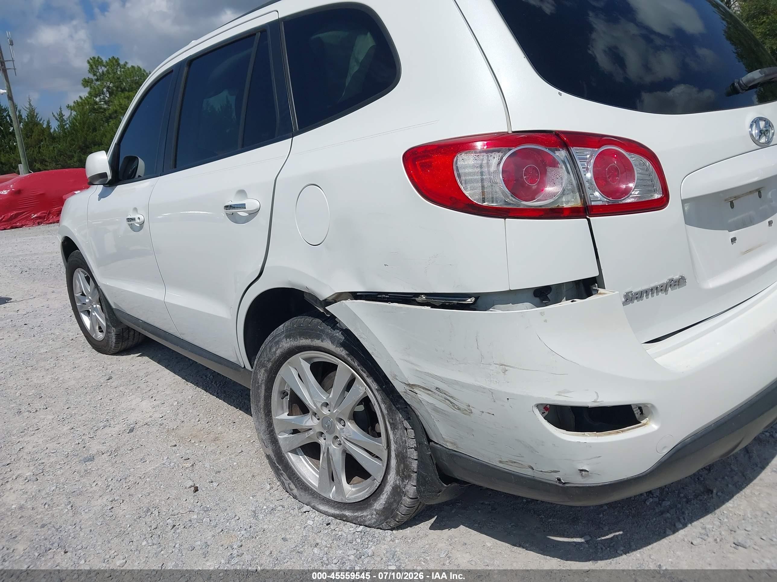 2012 Hyundai Santa Fe Limited V6 White vin: 5XYZK4AG7CG124415
