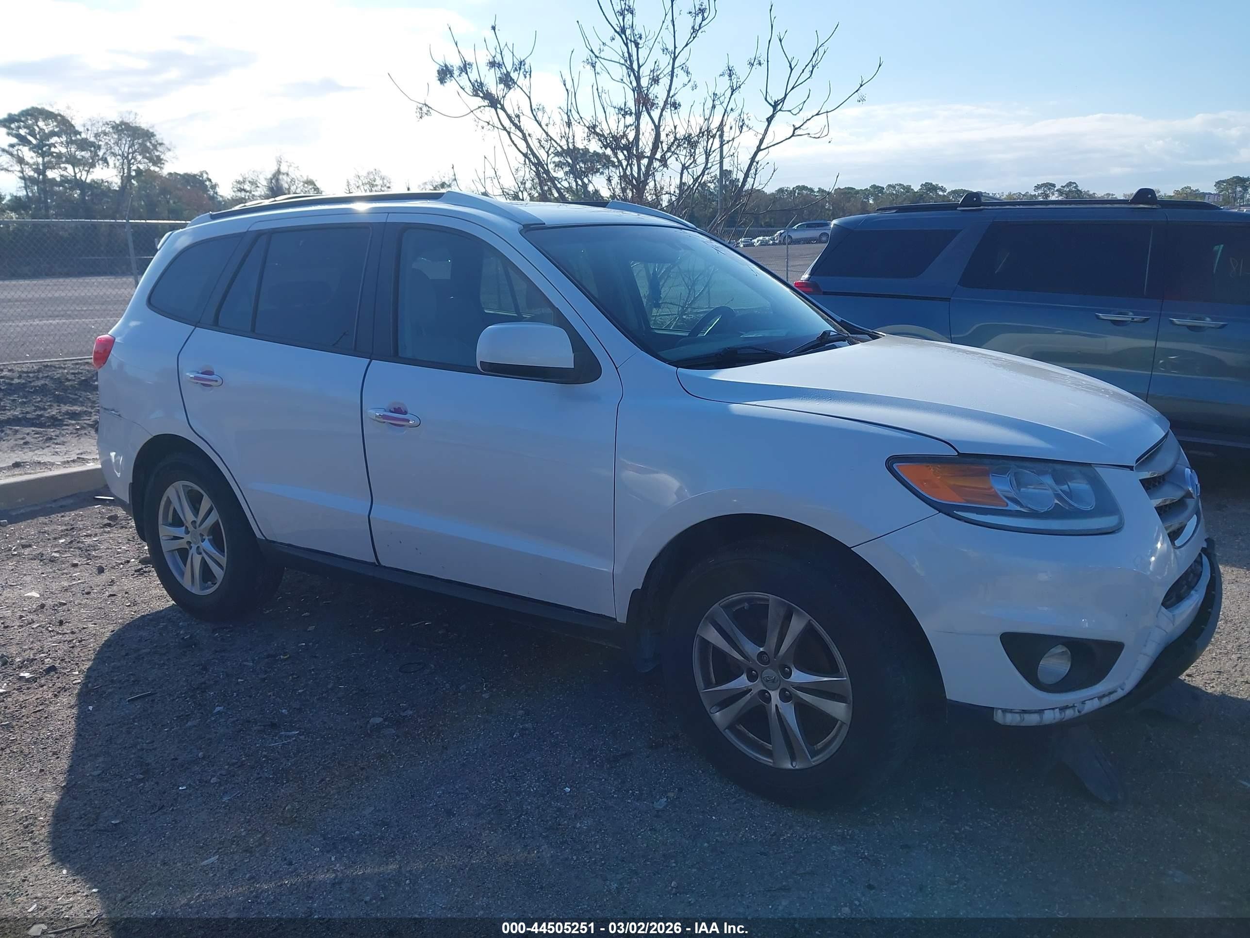 2012 Hyundai Santa Fe Limited V6 White vin: 5XYZK4AG7CG139366