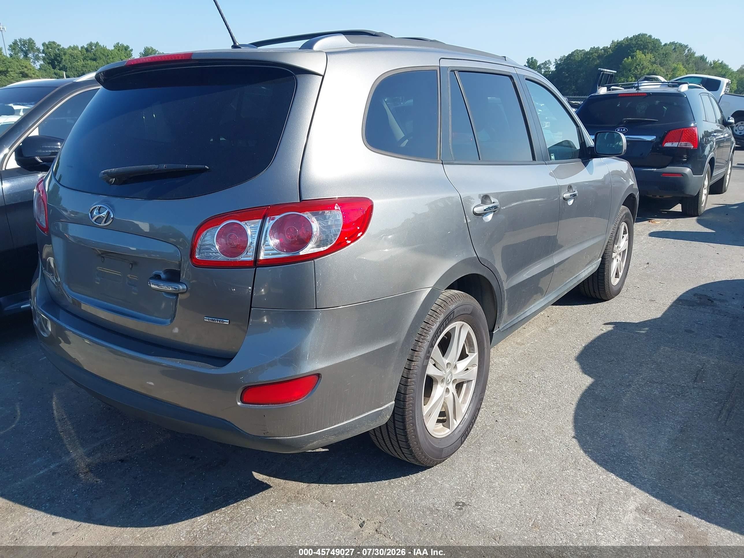 2012 Hyundai Santa Fe Limited V6 Gray vin: 5XYZK4AG9CG169825