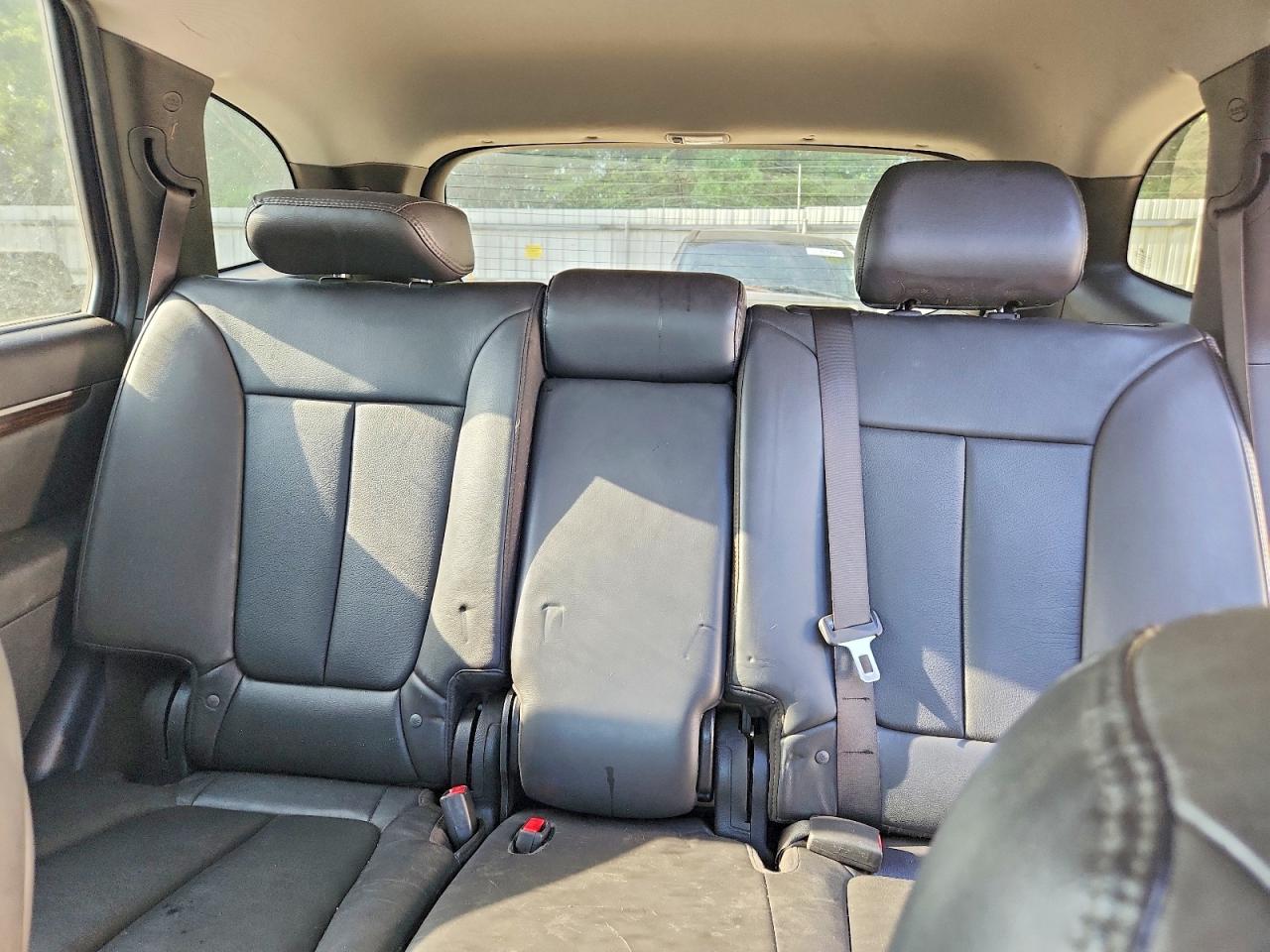 2012 Hyundai Santa Fe Limited Silver vin: 5XYZK4AGXCG097730