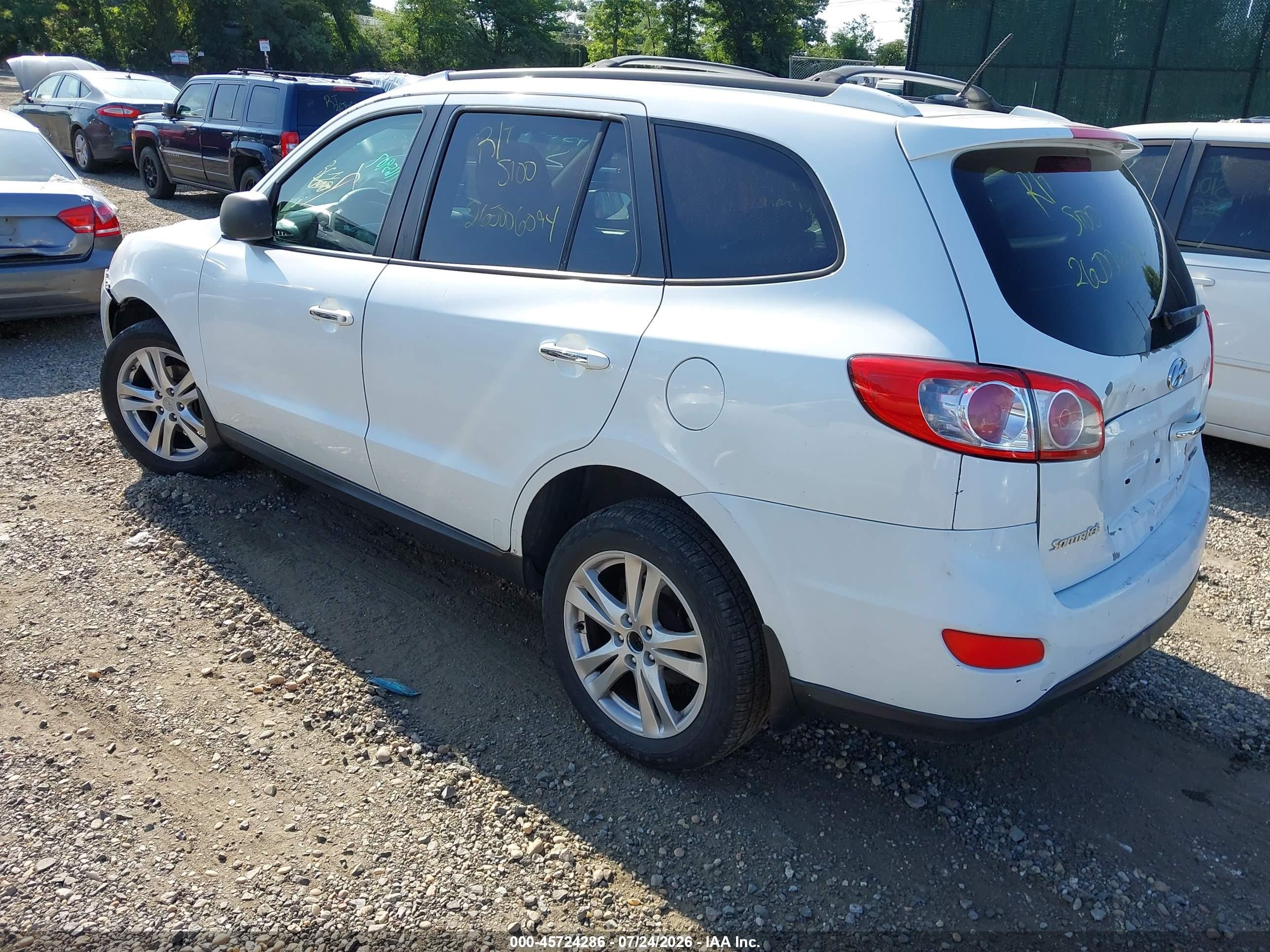 2012 Hyundai Santa Fe Limited V6 White vin: 5XYZKDAG0CG117662