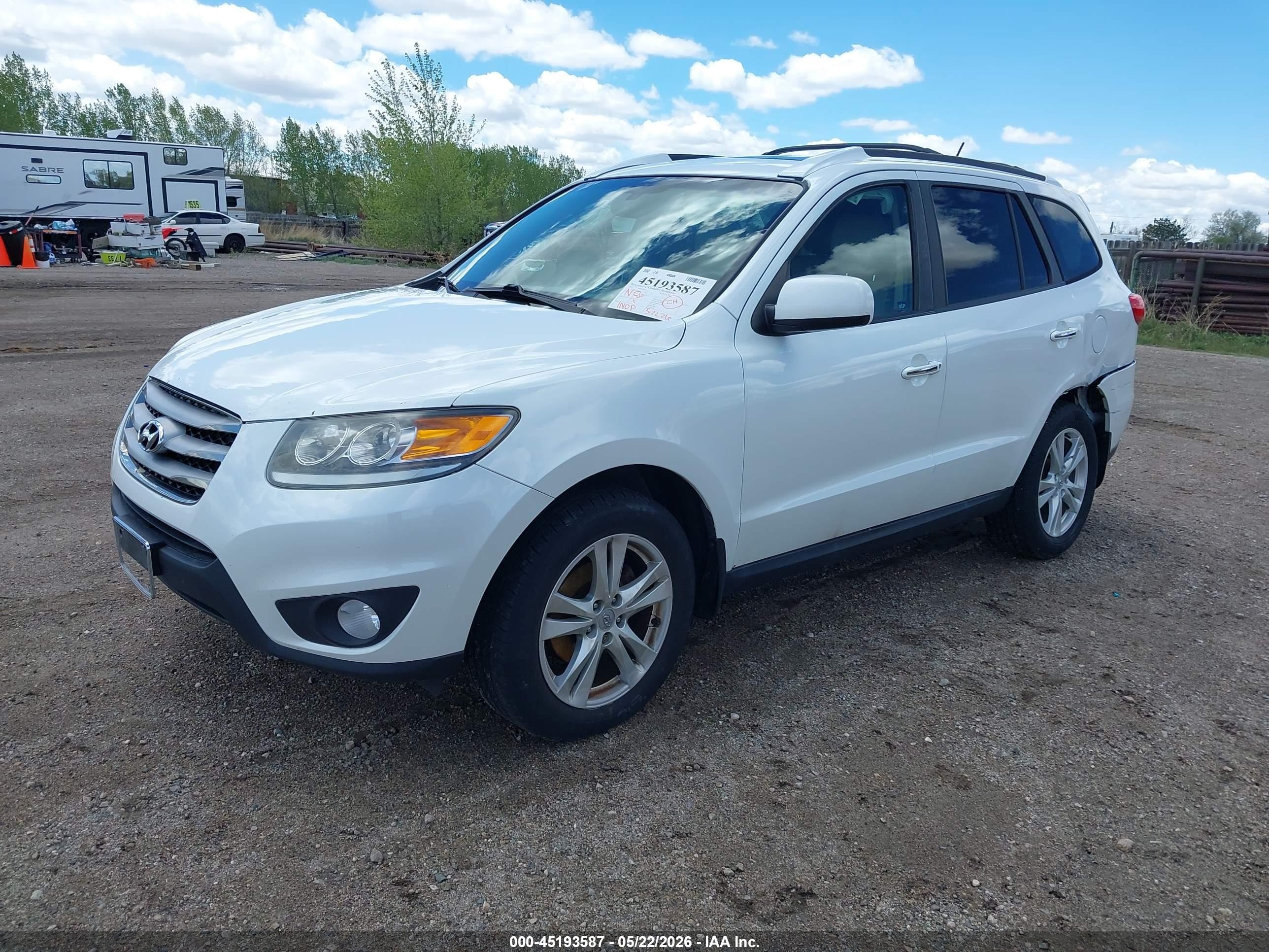 2012 Hyundai Santa Fe Limited V6 White vin: 5XYZKDAG0CG119492