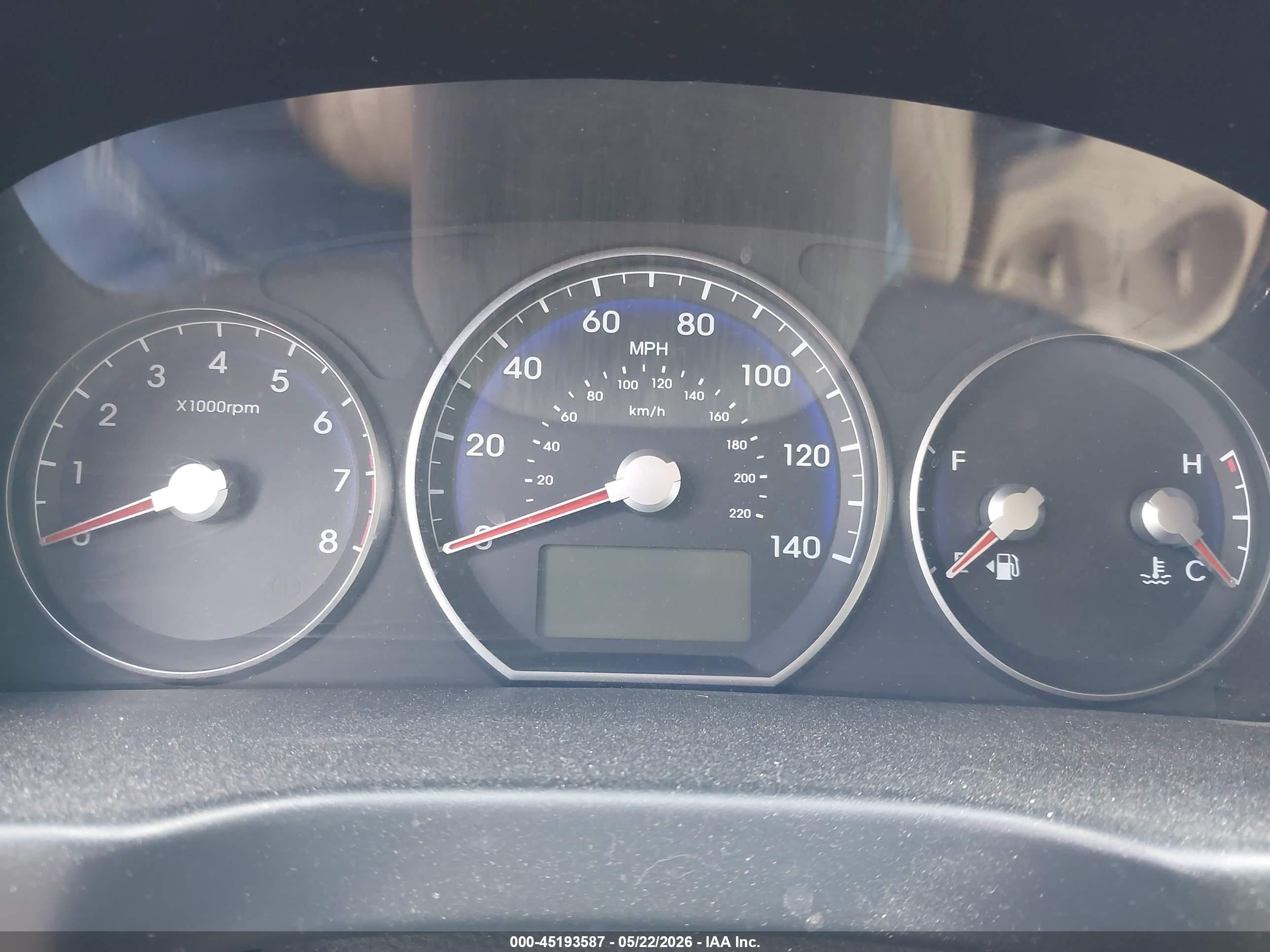 2012 Hyundai Santa Fe Limited V6 White vin: 5XYZKDAG0CG119492