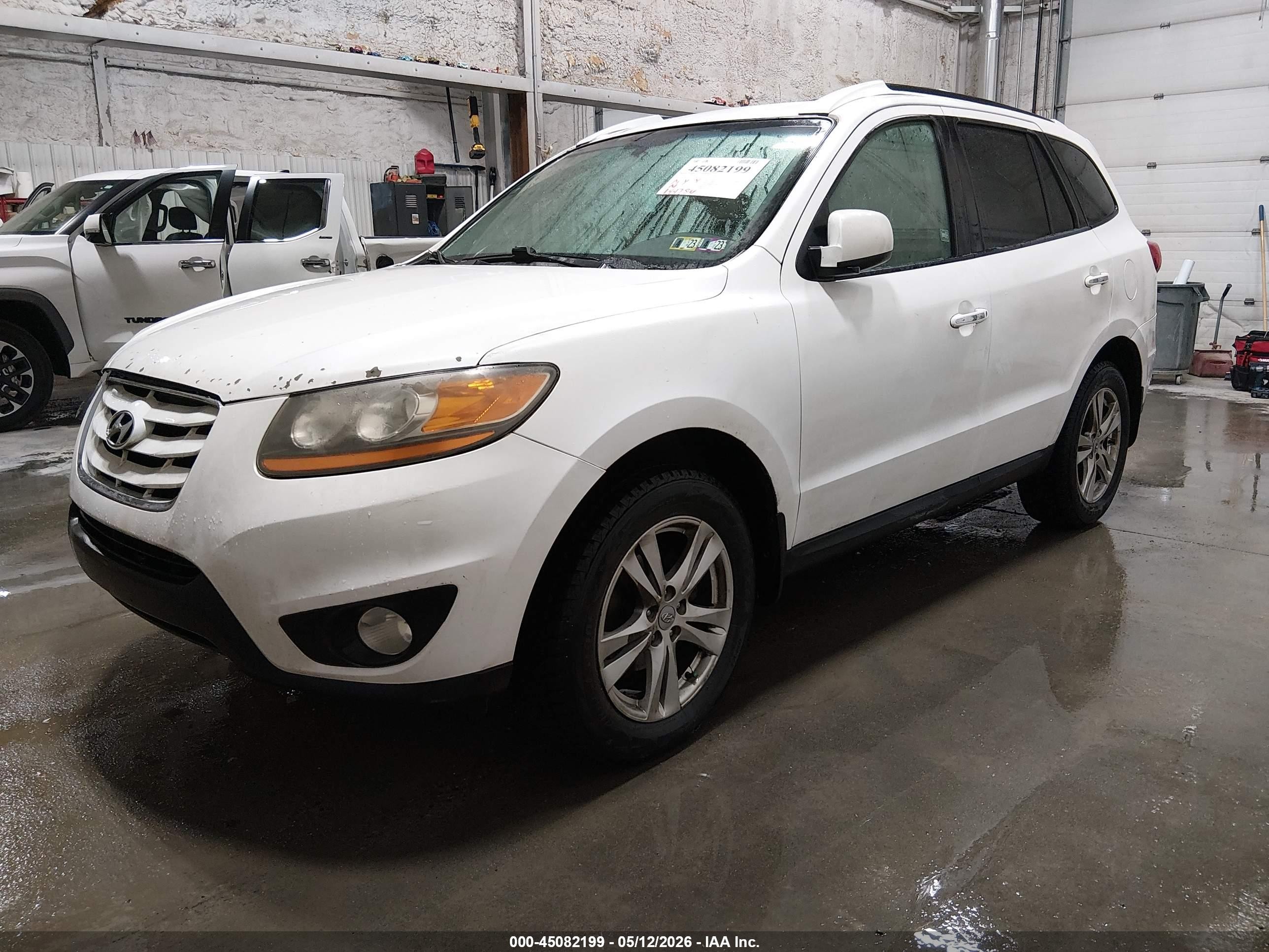 2011 Hyundai Santa Fe Limited V6 White vin: 5XYZKDAG1BG034143