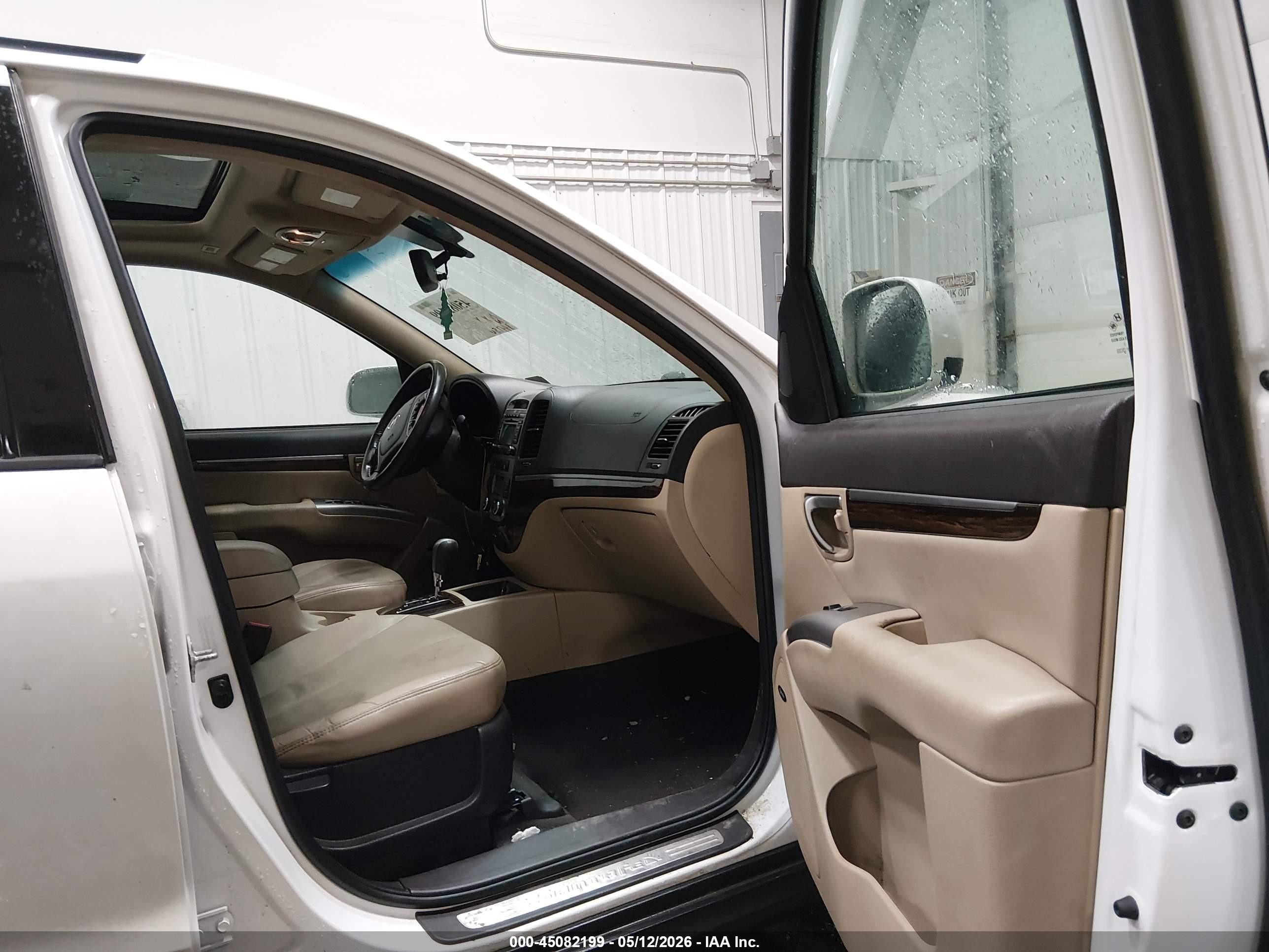 2011 Hyundai Santa Fe Limited V6 White vin: 5XYZKDAG1BG034143