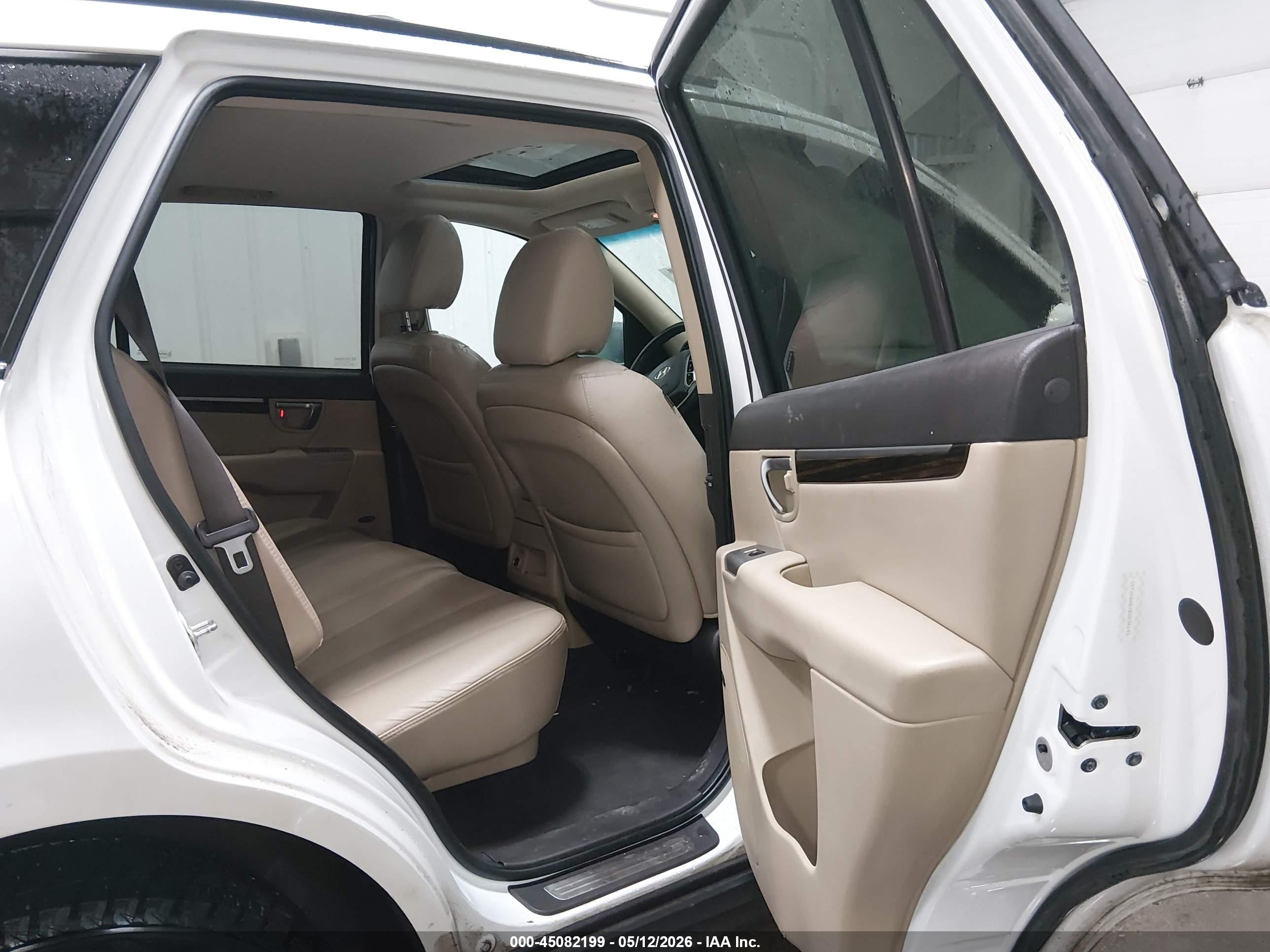 2011 Hyundai Santa Fe Limited V6 White vin: 5XYZKDAG1BG034143