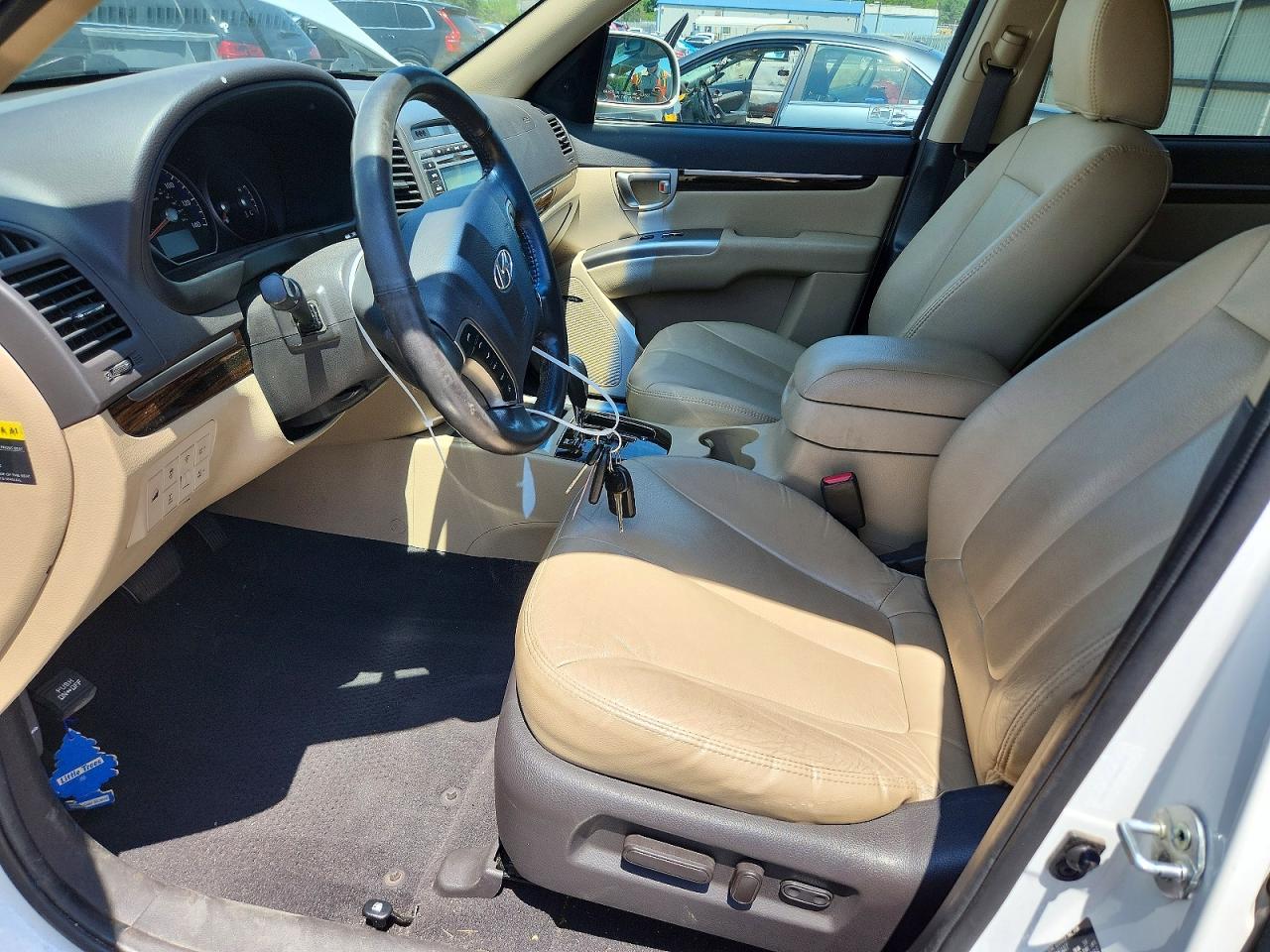 2012 Hyundai Santa Fe Limited White vin: 5XYZKDAG1CG132431