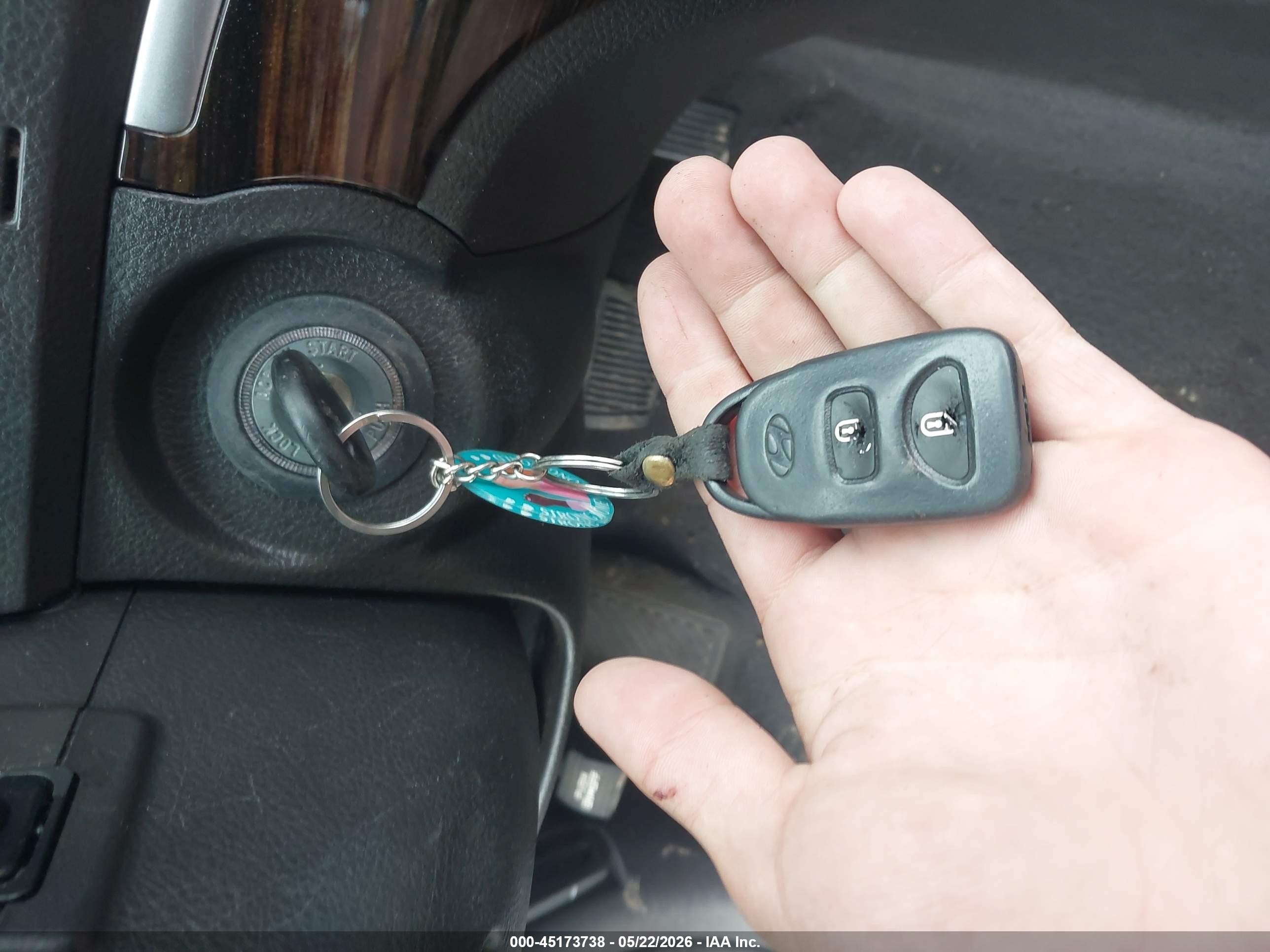 2011 Hyundai Santa Fe Limited V6 Серый vin: 5XYZKDAG2BG075901