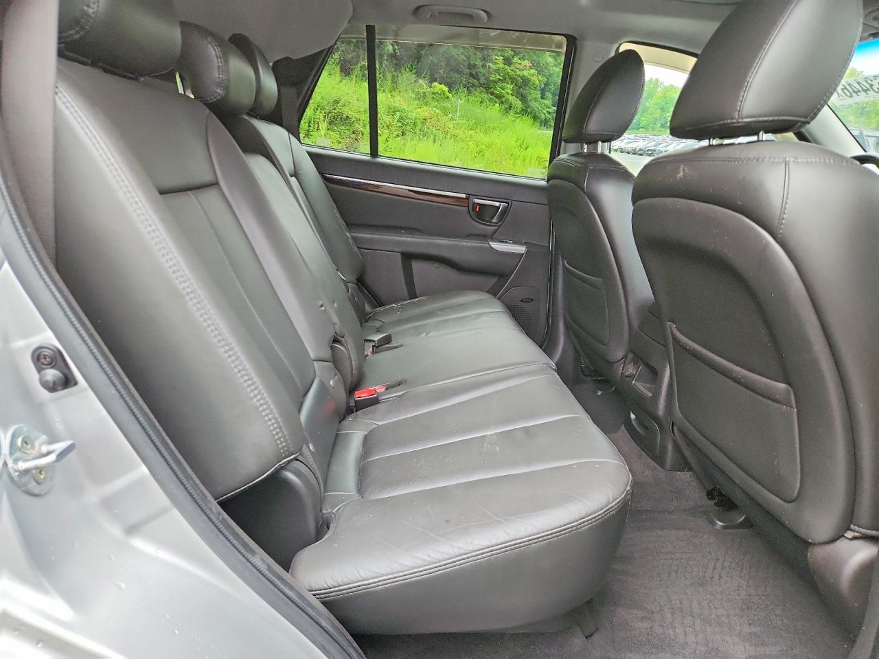 2012 Hyundai Santa Fe Limited Silver vin: 5XYZKDAG6CG138483
