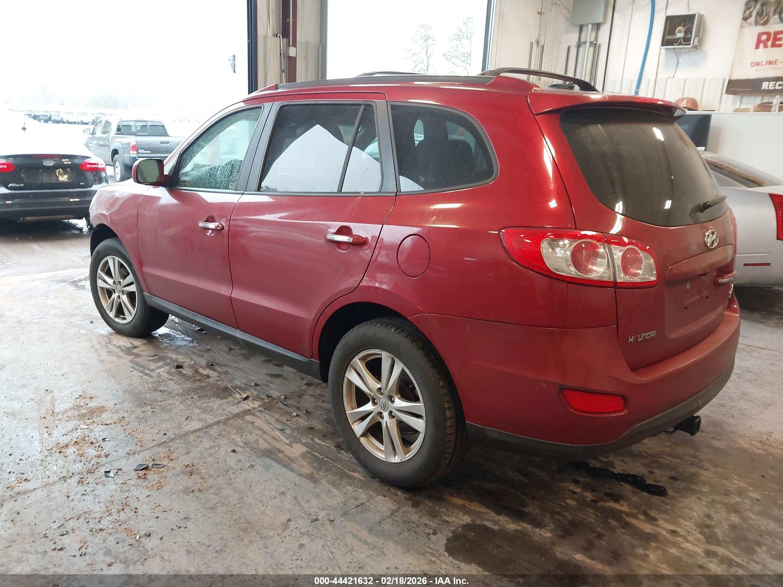 2011 Hyundai Santa Fe Limited V6 Red vin: 5XYZKDAG7BG073044
