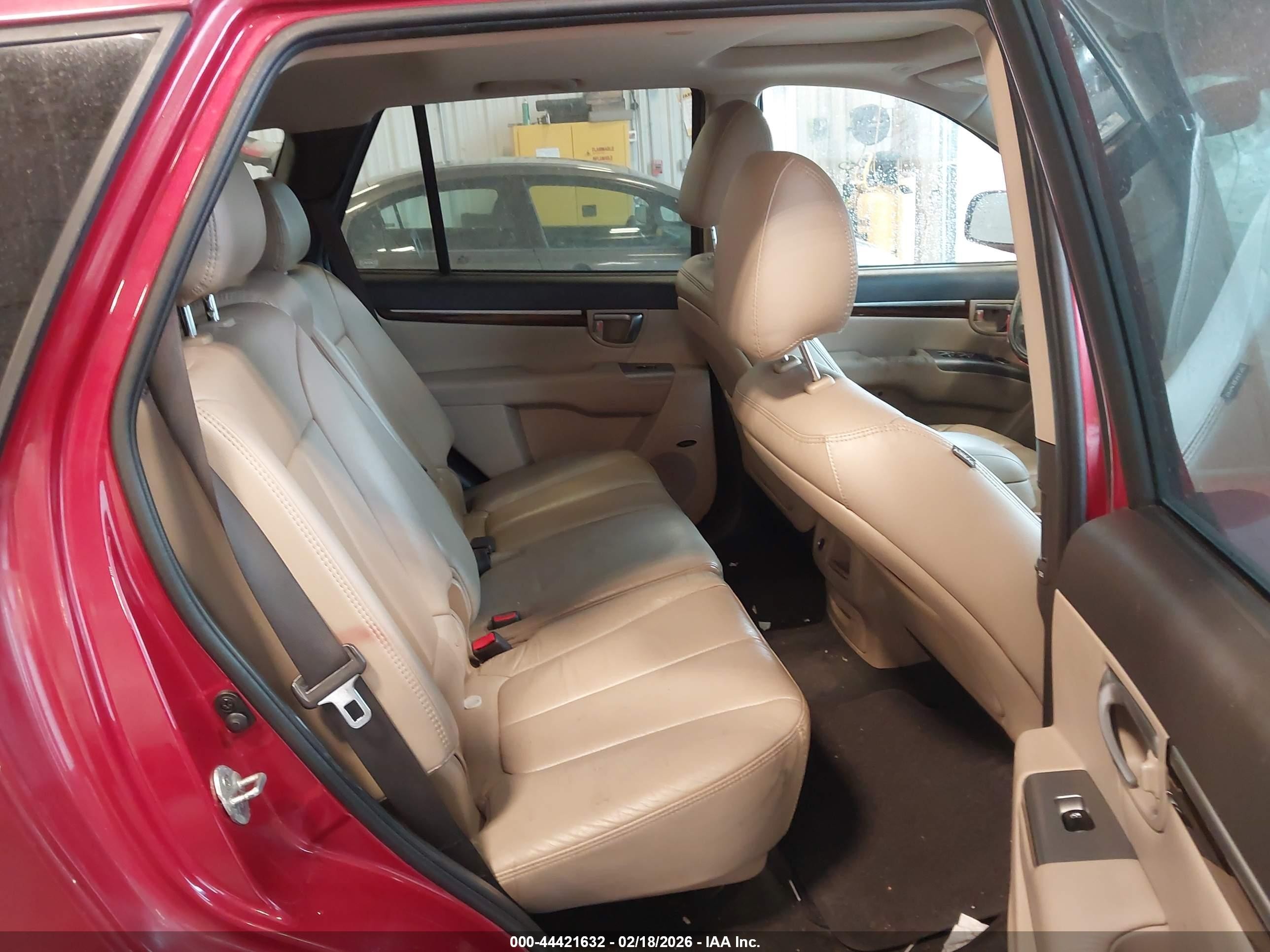 2011 Hyundai Santa Fe Limited V6 Red vin: 5XYZKDAG7BG073044