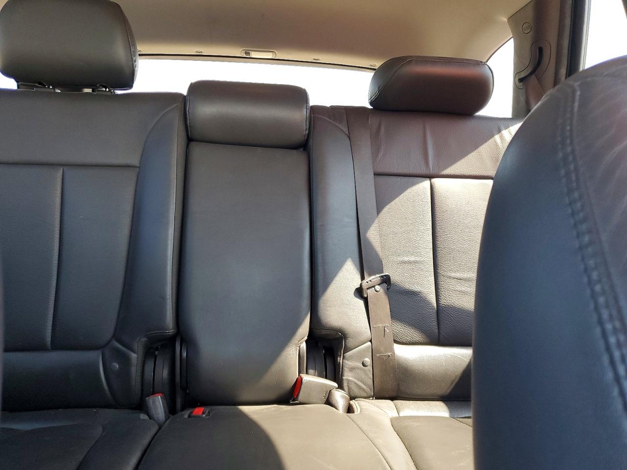 2012 Hyundai Santa Fe Limited Silver vin: 5XYZKDAG7CG150626