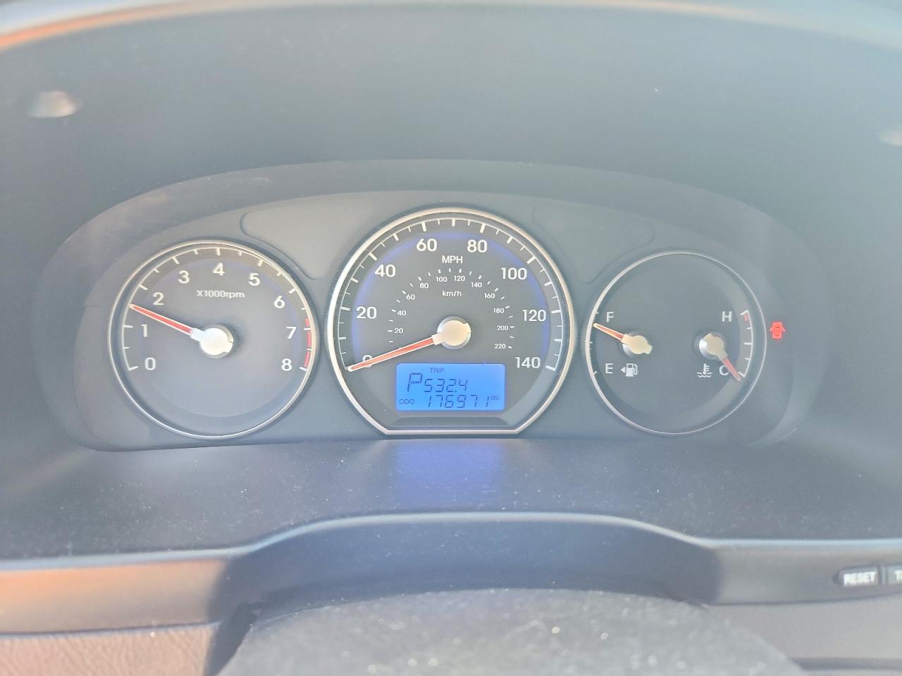 2012 Hyundai Santa Fe Limited Silver vin: 5XYZKDAG7CG150626