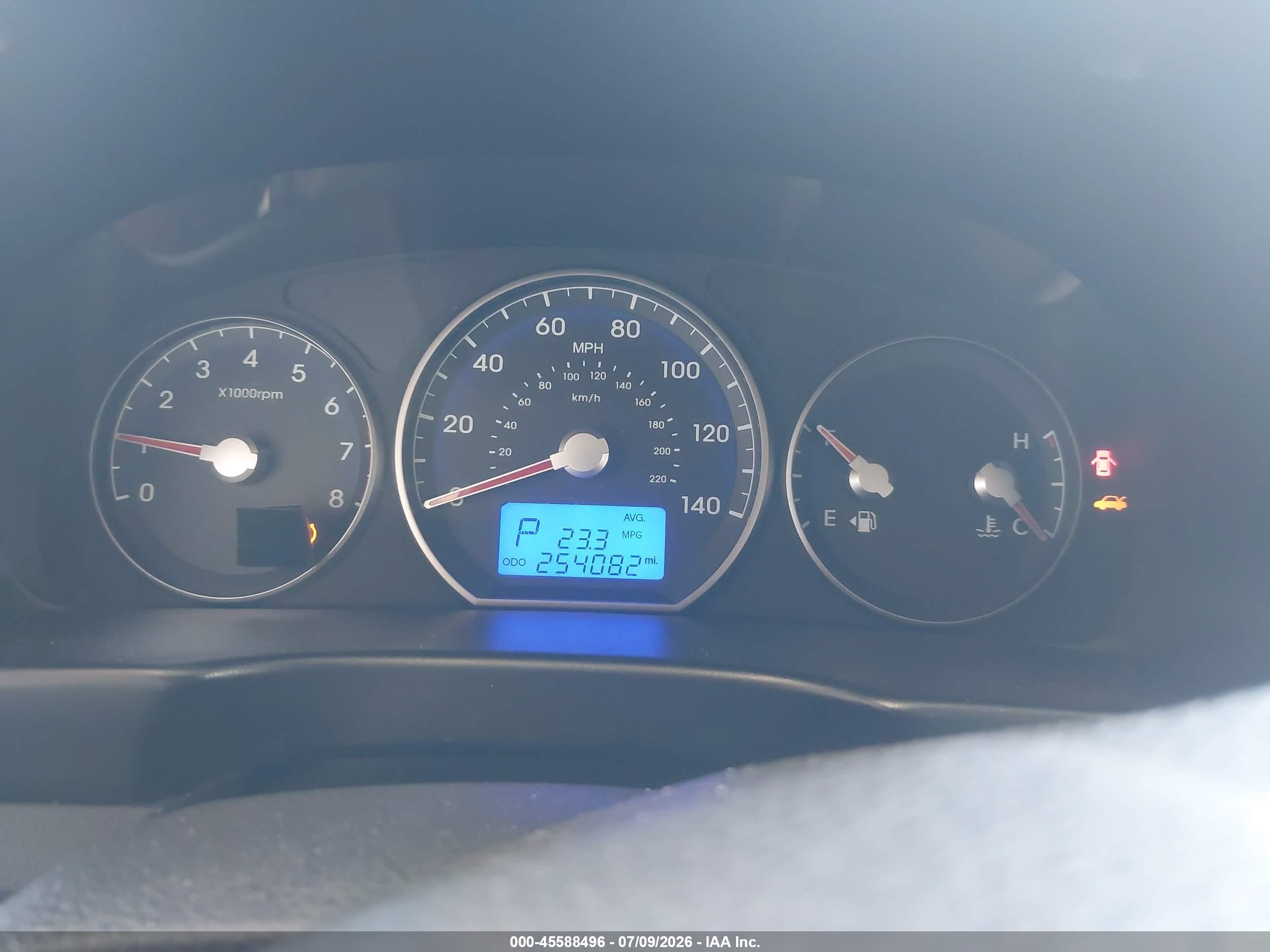 2012 Hyundai Santa Fe Limited V6 White vin: 5XYZKDAG7CG152764