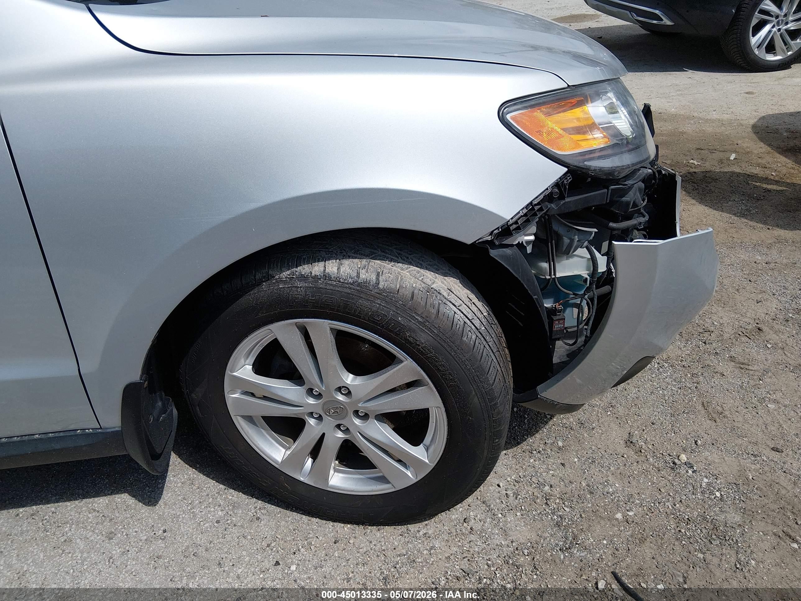 2012 Hyundai Santa Fe Limited V6 Silver vin: 5XYZKDAG9CG100830