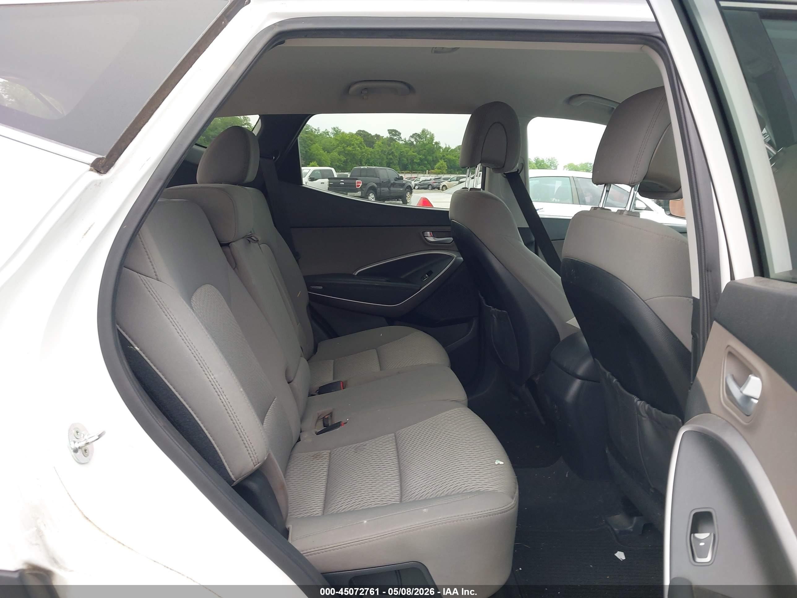 2016 Hyundai Santa Fe Sport 2.4l White vin: 5XYZT3LB0GG369717