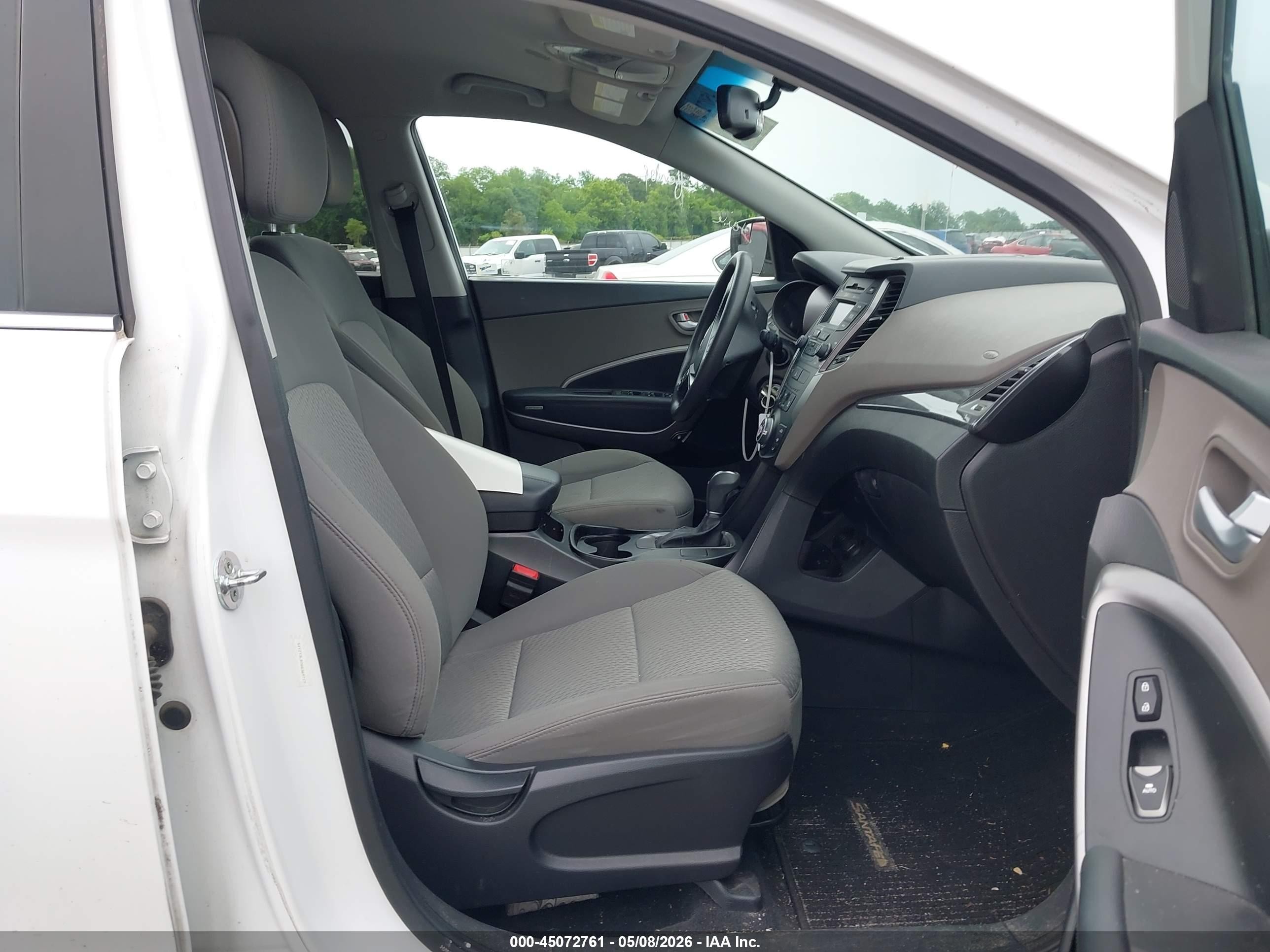 2016 Hyundai Santa Fe Sport 2.4l White vin: 5XYZT3LB0GG369717