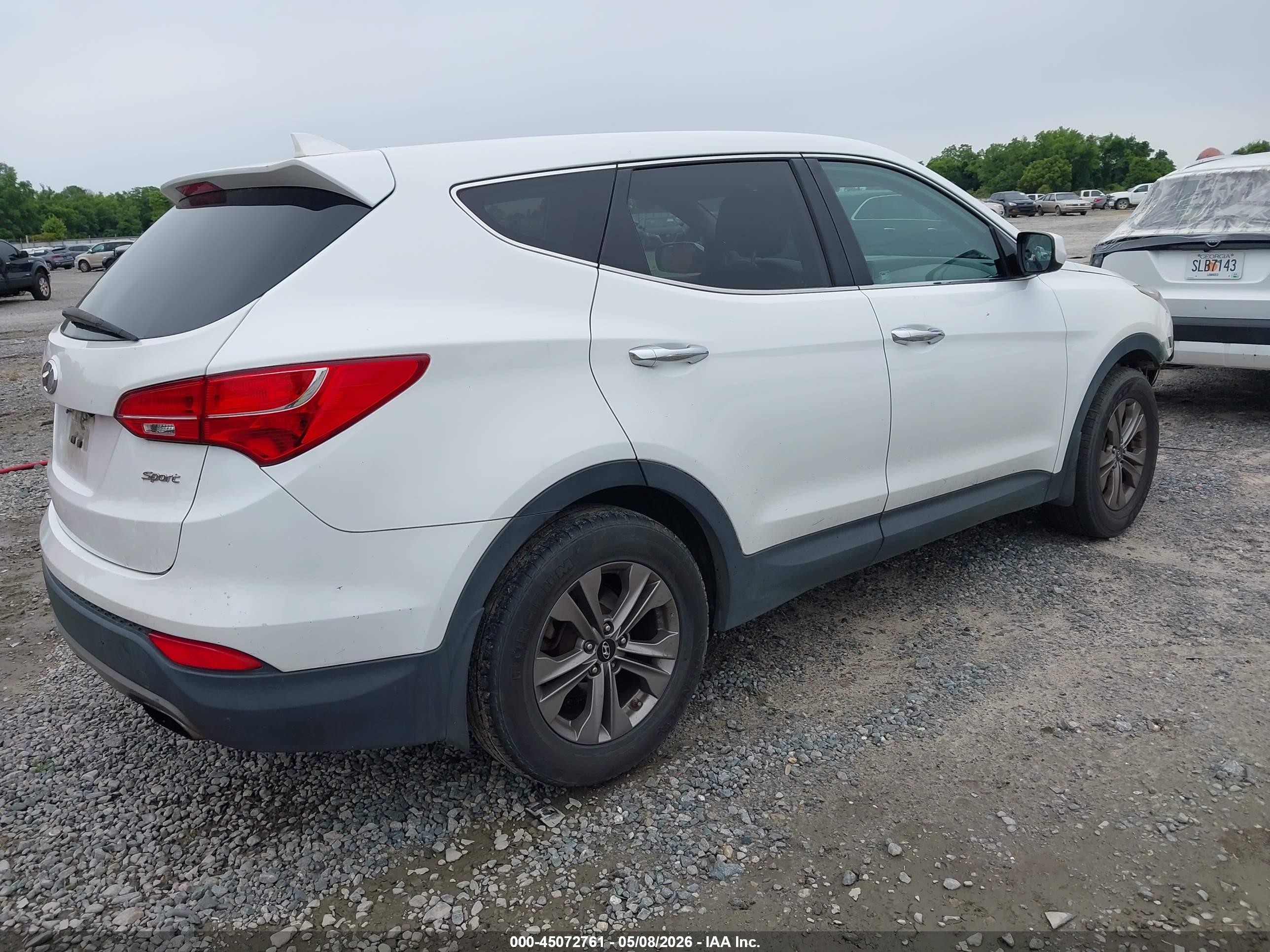 2016 Hyundai Santa Fe Sport 2.4l White vin: 5XYZT3LB0GG369717