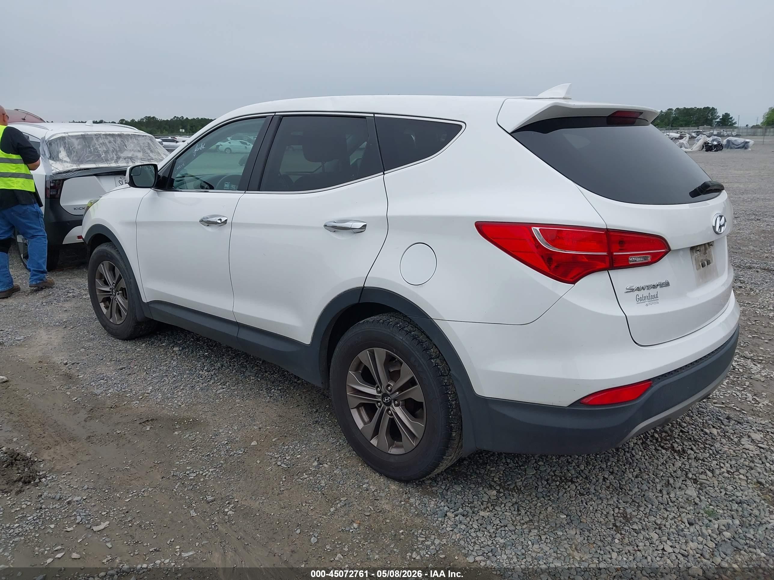 2016 Hyundai Santa Fe Sport 2.4l White vin: 5XYZT3LB0GG369717