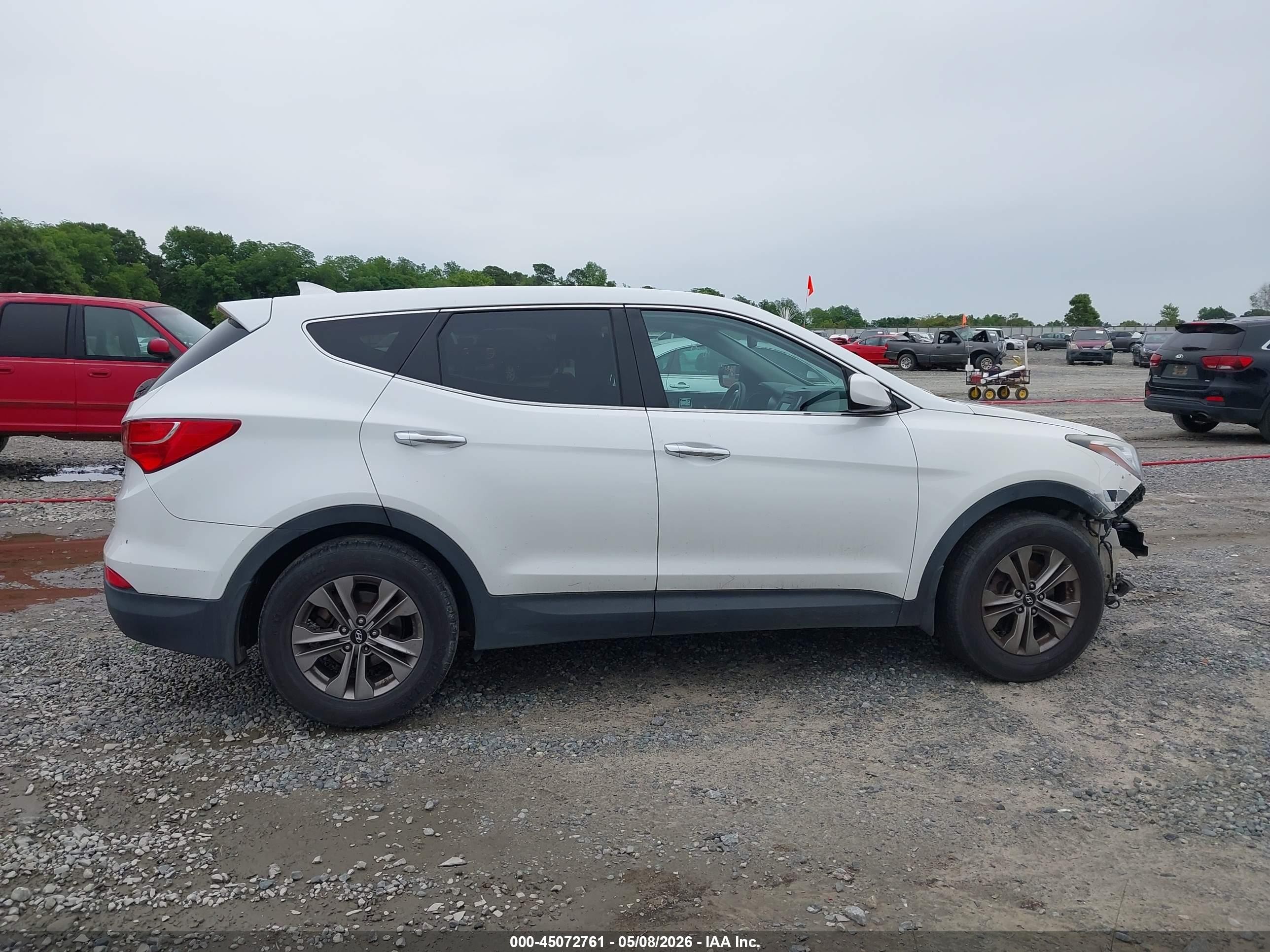 2016 Hyundai Santa Fe Sport 2.4l White vin: 5XYZT3LB0GG369717