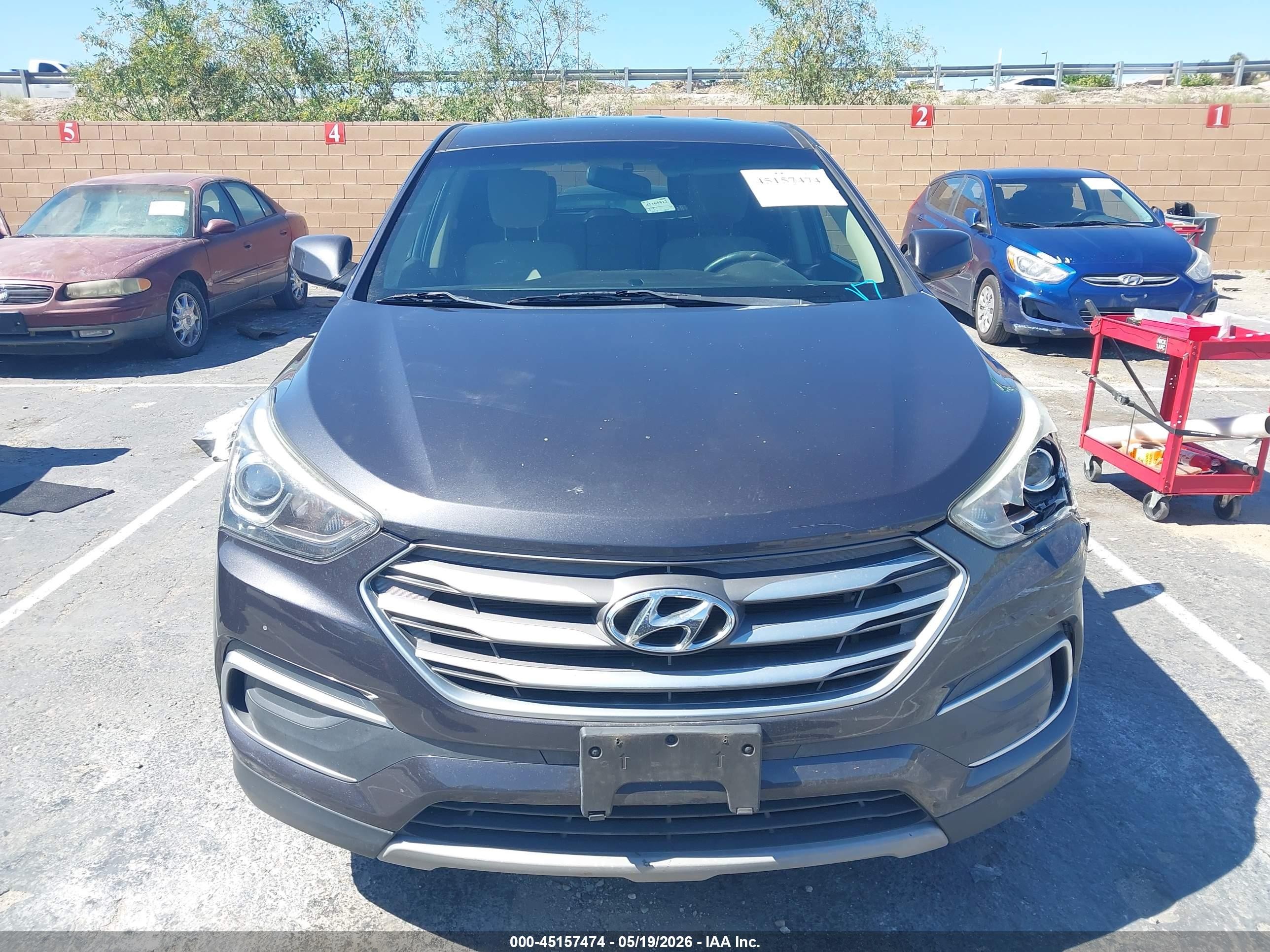 2018 Hyundai Santa Fe Sport 2.4l Silver vin: 5XYZT3LB0JG568578