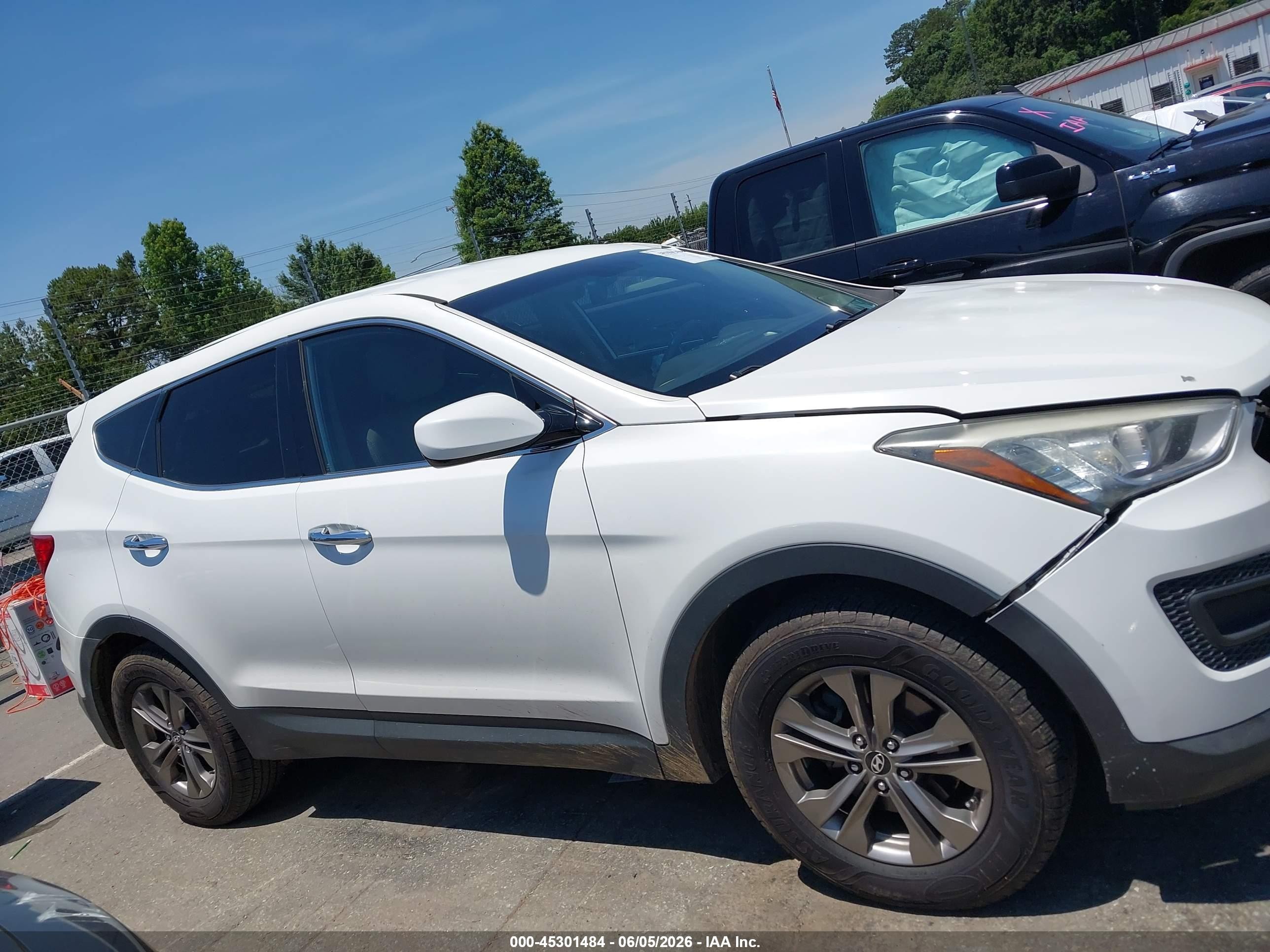 2013 Hyundai Santa Fe Sport White vin: 5XYZT3LB1DG113906